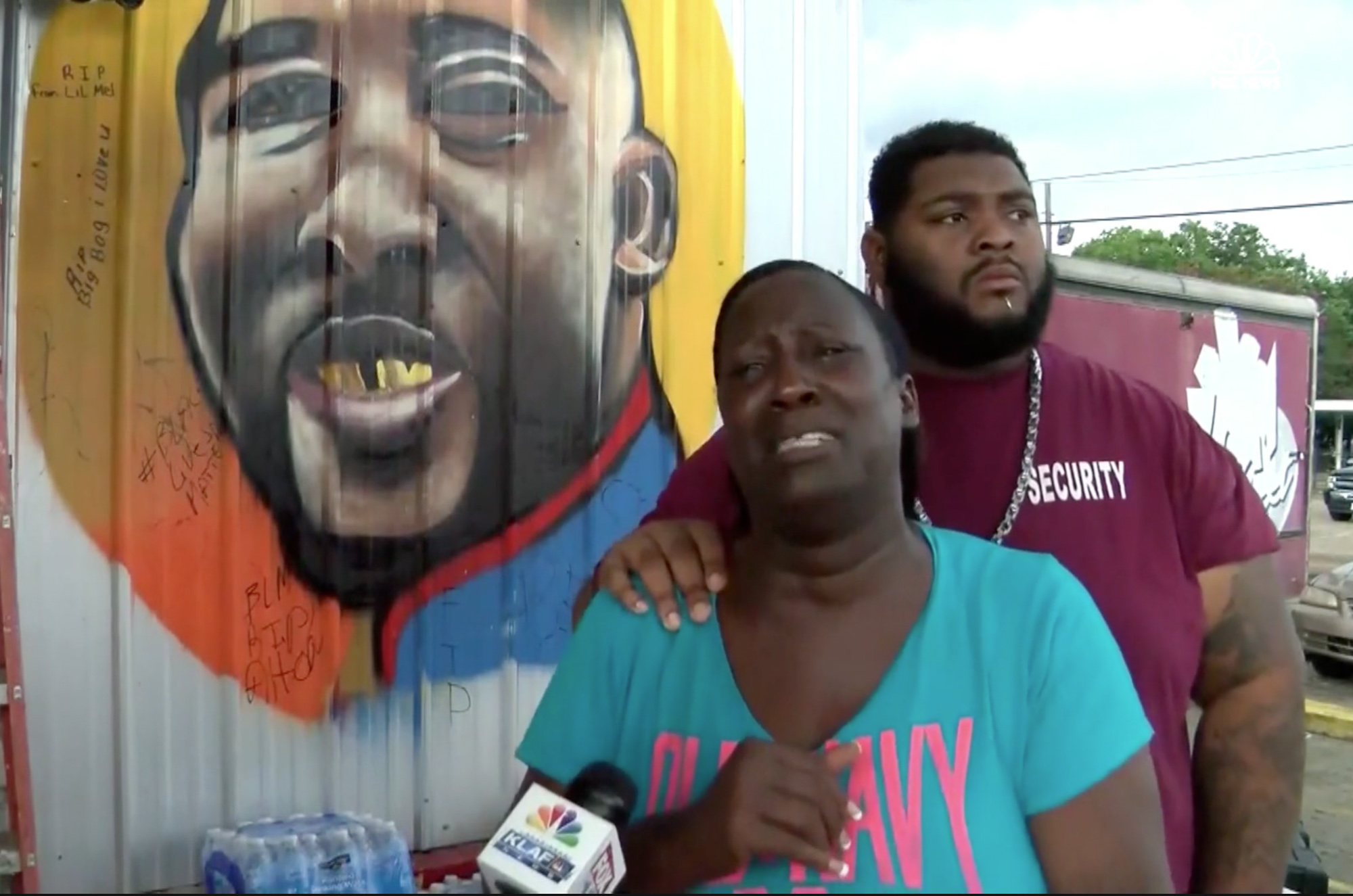 Alton Sterling's aunt, Veda Washington-Abusaleh, makes an emotional plea to end "bloodshed" after the deaths of three Baton Rouge police officers. (NBC News)