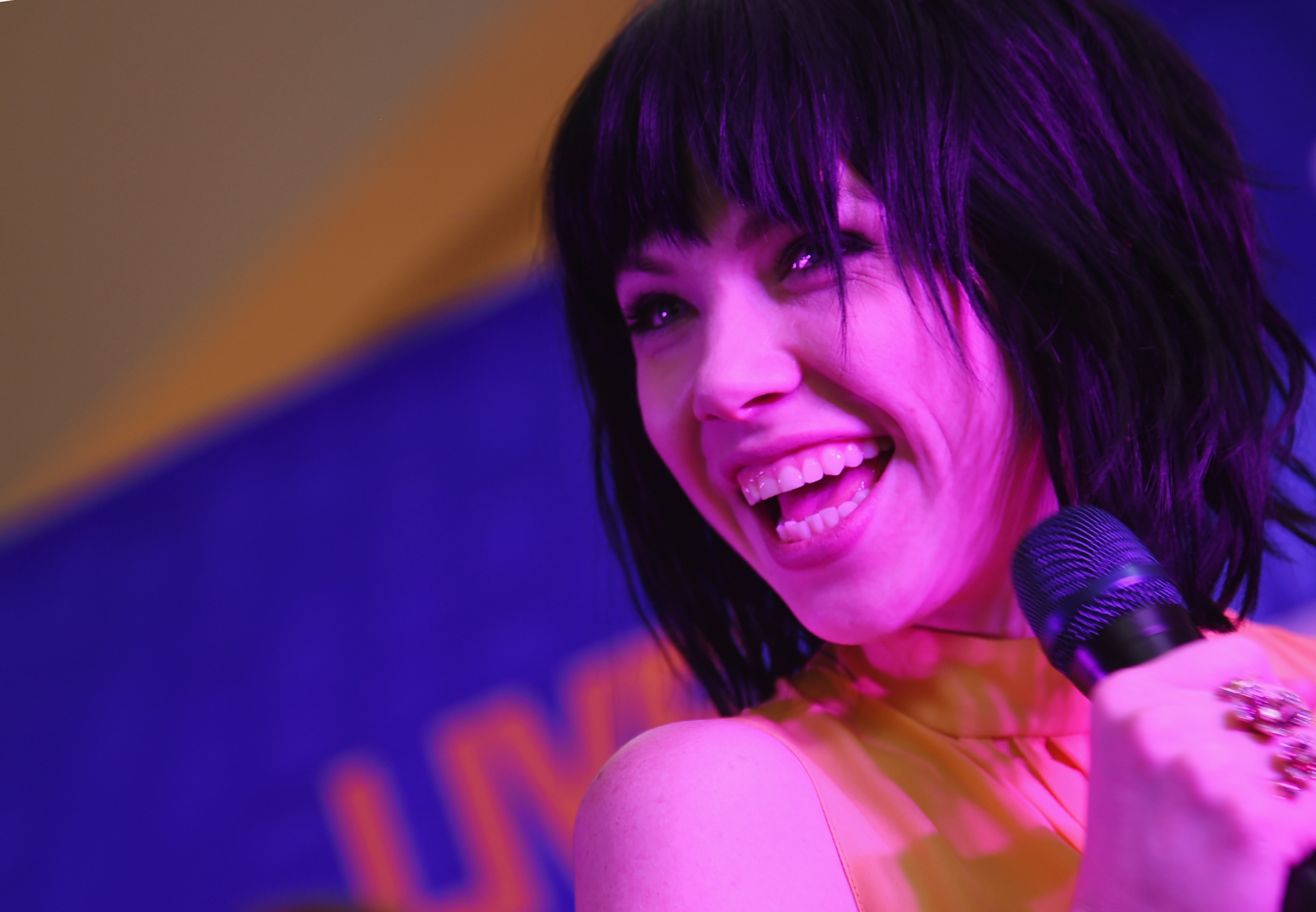 Singer Carly Rae Jepsen performs during JetBlue's Live From T5 at John F. Kennedy International Airport on August 20, 2015 in New York City. (Michael Loccisano—Getty Images)