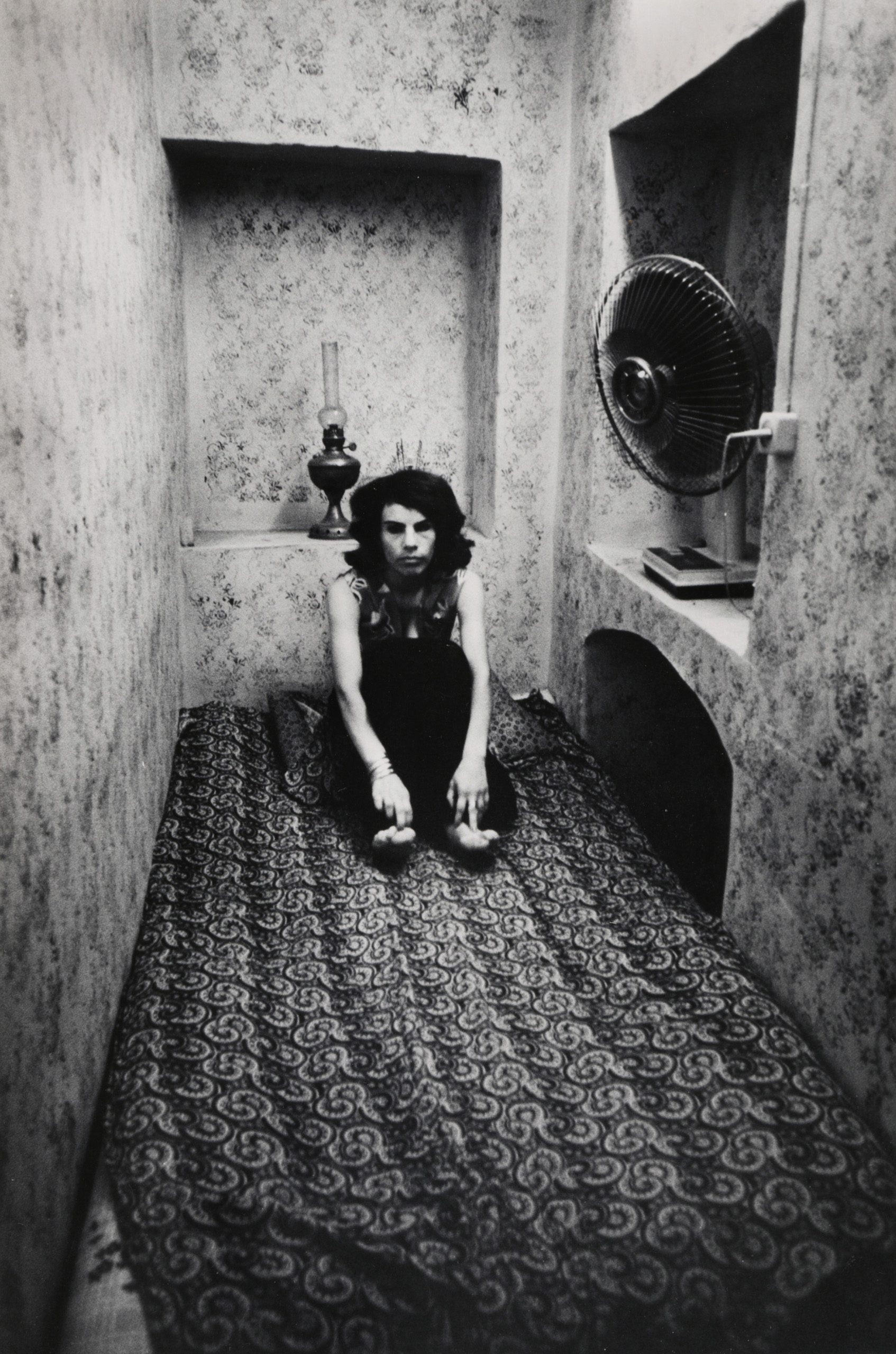 Kaveh Golestan, Untitled (Prostitute series, 1975-77), courtesy Kaveh Golestan Estate and Musée d'Art Moderne de la Ville de Paris.