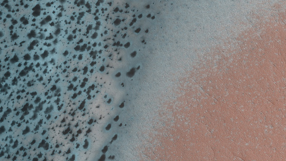 Dune field with bright fans, June 30, 2016.