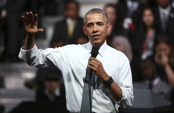 U.S. President Barack Obama gestures as he speaks during a news conference, in London, U.K., on Saturday, April 23, 2016.