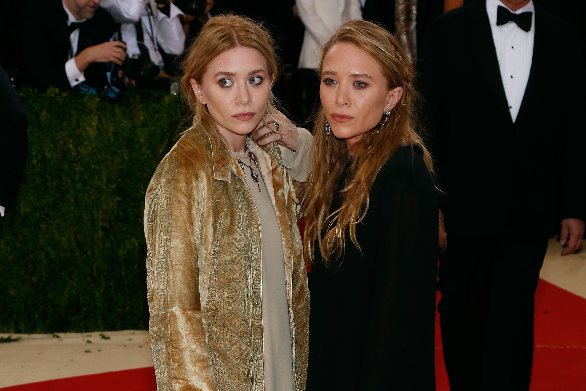 Mary-Kate and Ashley Olsen attend "Manus x Machina: Fashion in an Age of Technology", the 2016 Costume Institute Gala at the Metropolitan Museum of Art on May 02, 2016 in New York, New York.  (Photo by Taylor Hill/FilmMagic) (Taylor Hill&mdash;FilmMagic)
