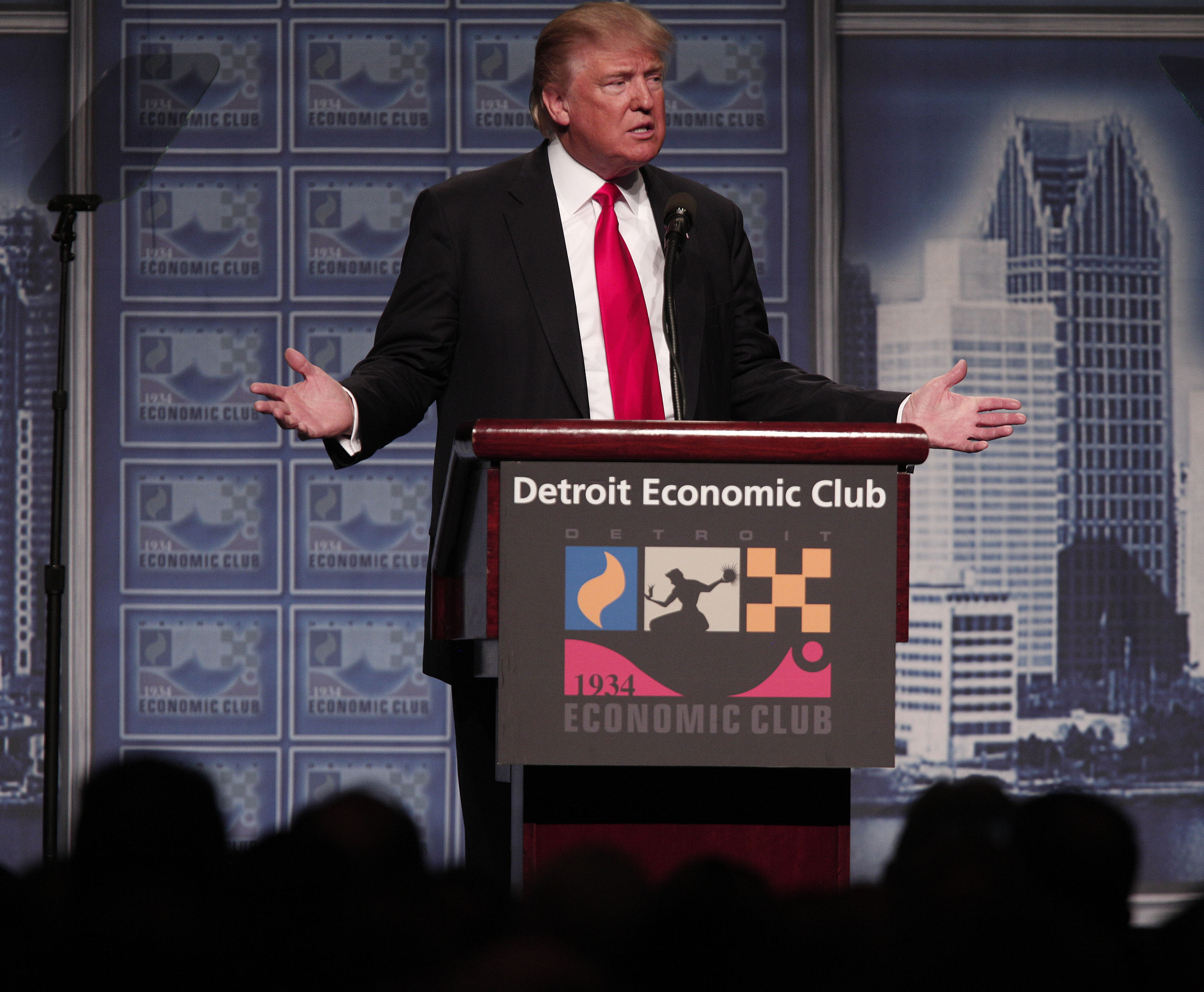 Republican presidential candidate Donald Trump delivers an economic policy address detailing his economic plan at the Detroit Economic Club in Detroit on Aug. 8, 2016. (Bill Pugliano—Getty Images)