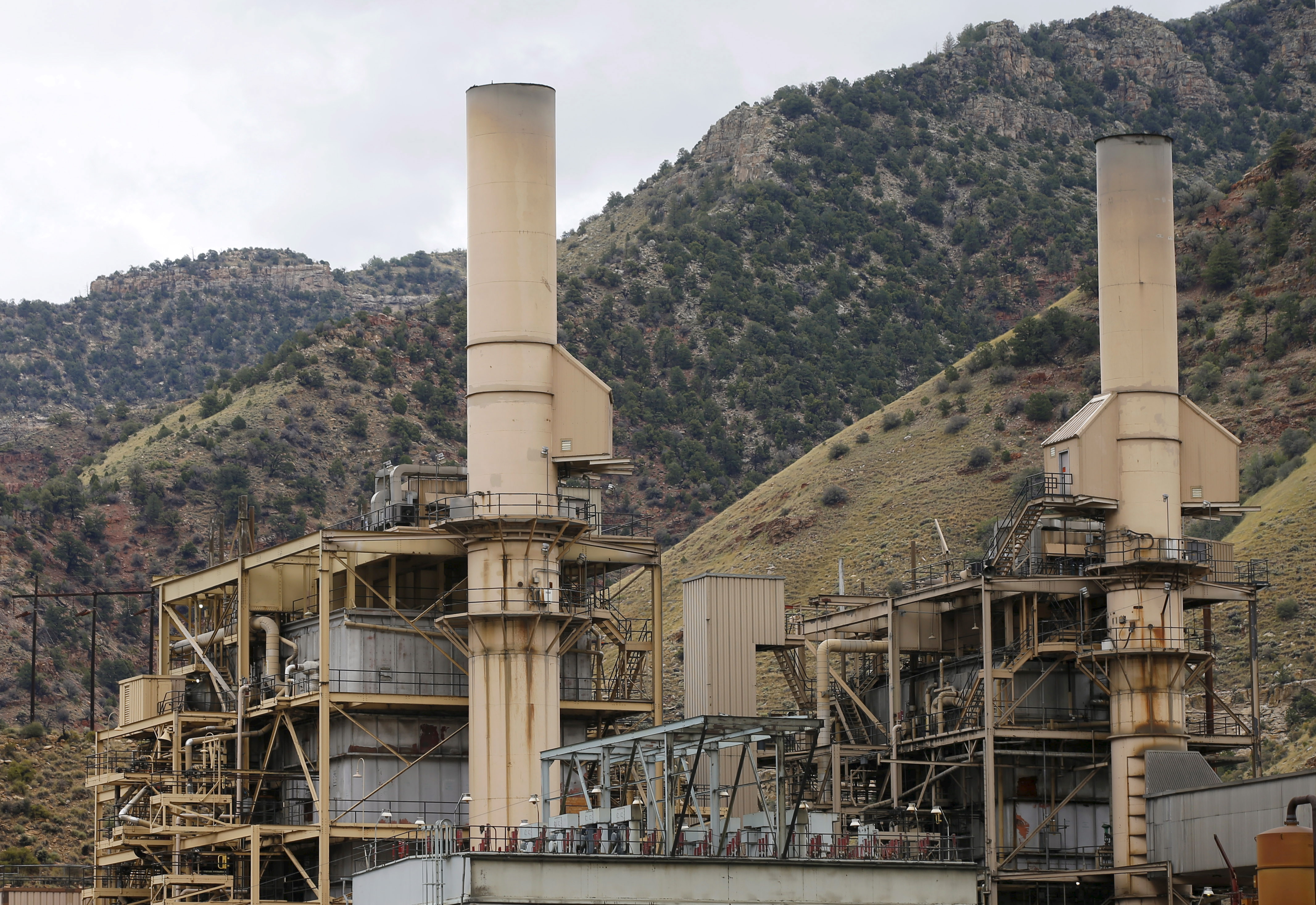 Smoke no longer rises out of the smokestacks at the coal-fired Castle Gate Power Plant outside Helper, Utah, Aug. 3, 2015. The plant was closed in anticipation of new EPA regulations. (George Frey—Reuters)