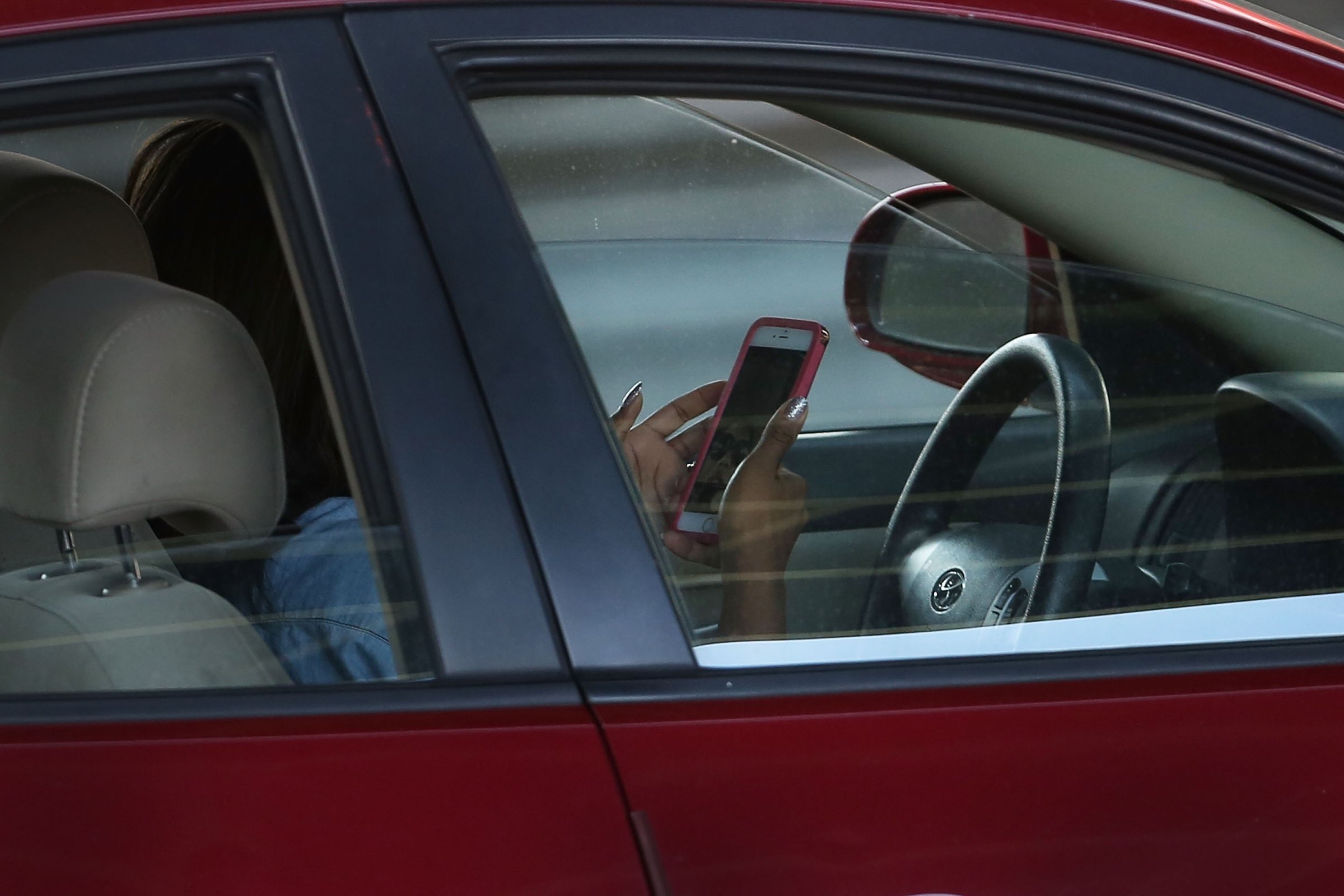 New Law Seeks to Crack Down on Distracted New York Drivers