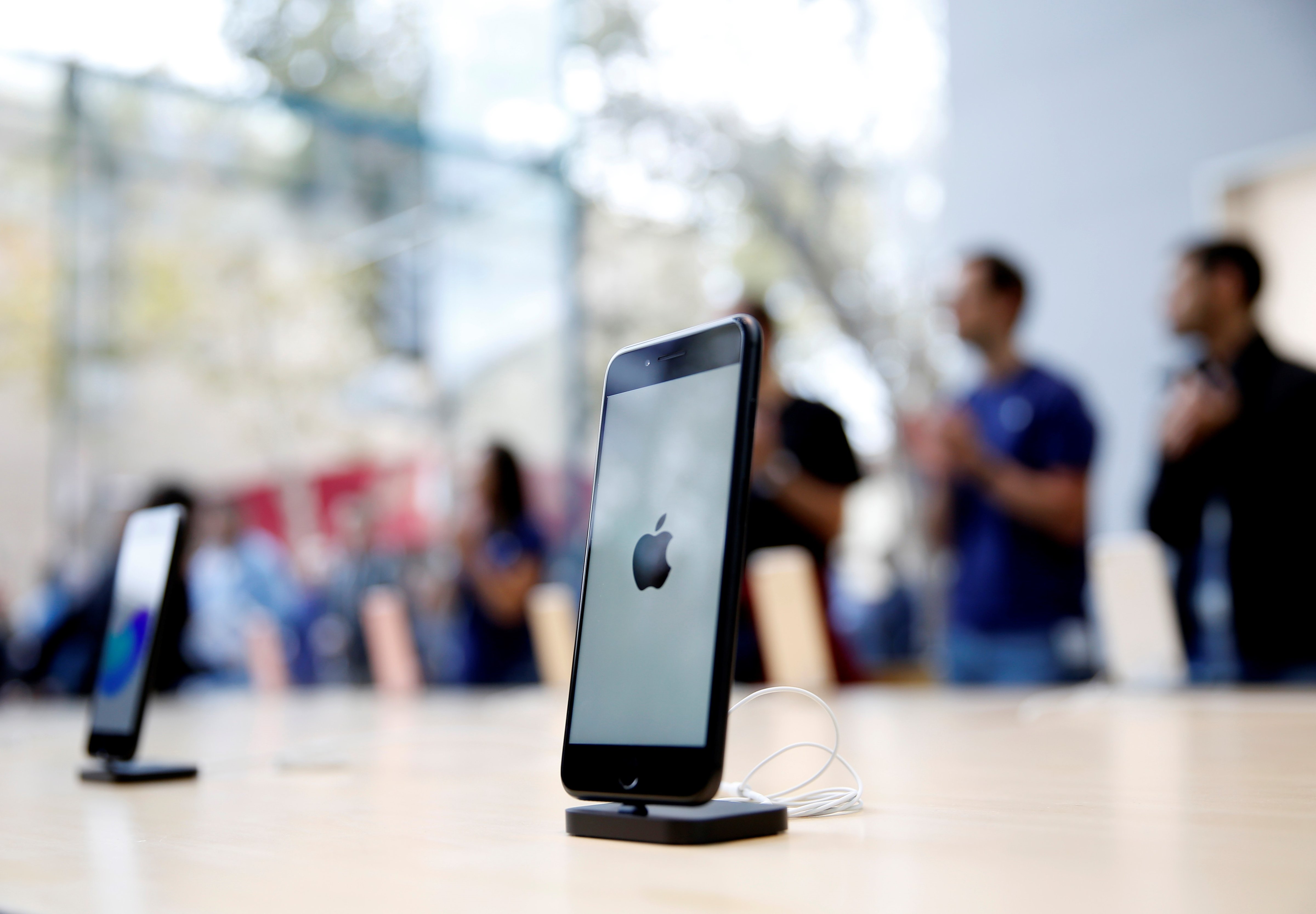 New iPhone models are seen on display at the Apple store, in Palo Alto, California, United States on September 16, 2016. (Anadolu Agency&mdash;Getty Images)