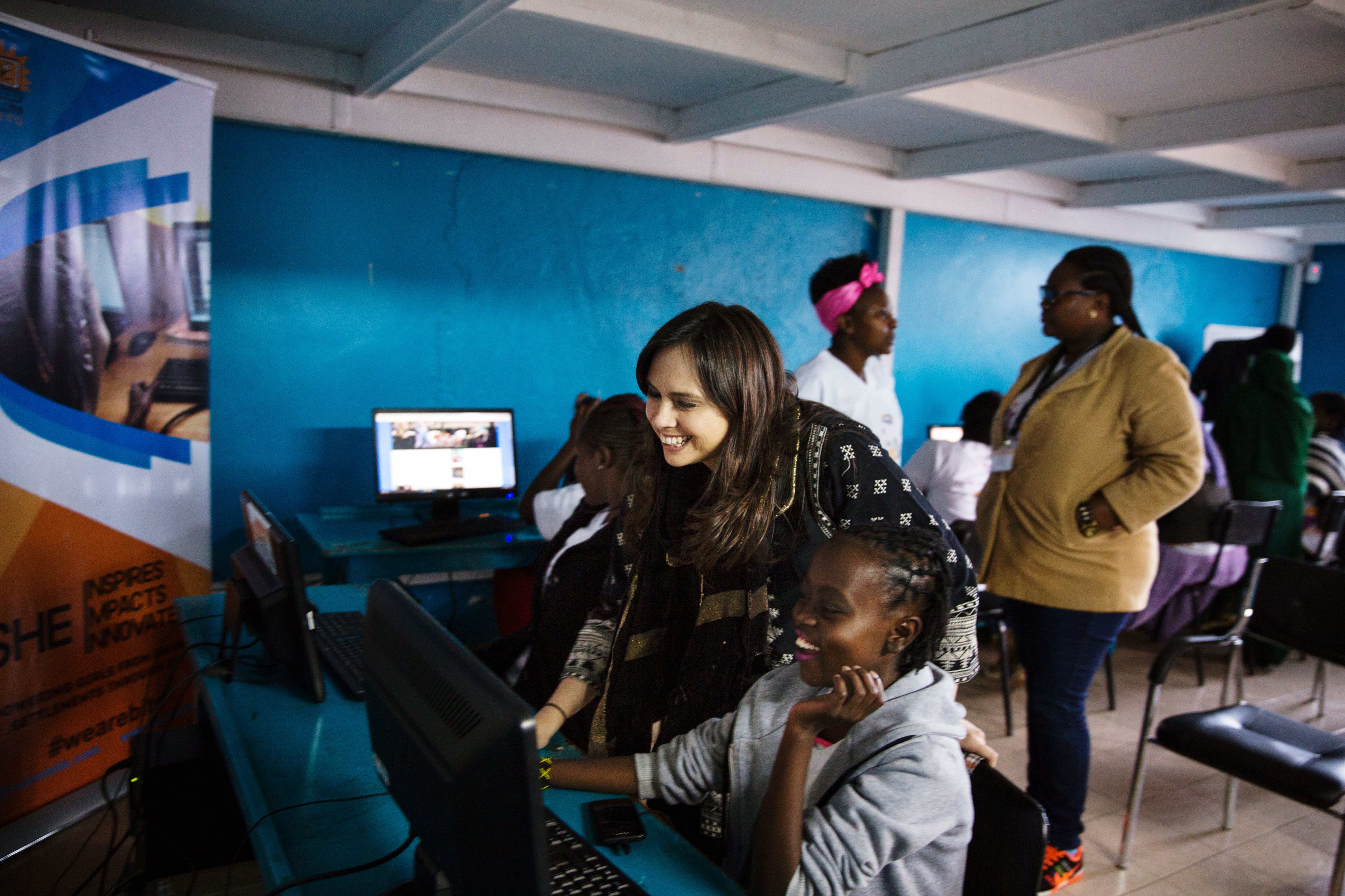 Meighan Stone visits Whitney Kohdek, a student in Nairobi, Kenya, who studies at Nairobits, a tech training program for marginalized girlsin August 2016. (Malin Fezehai for the Malala Fund.)