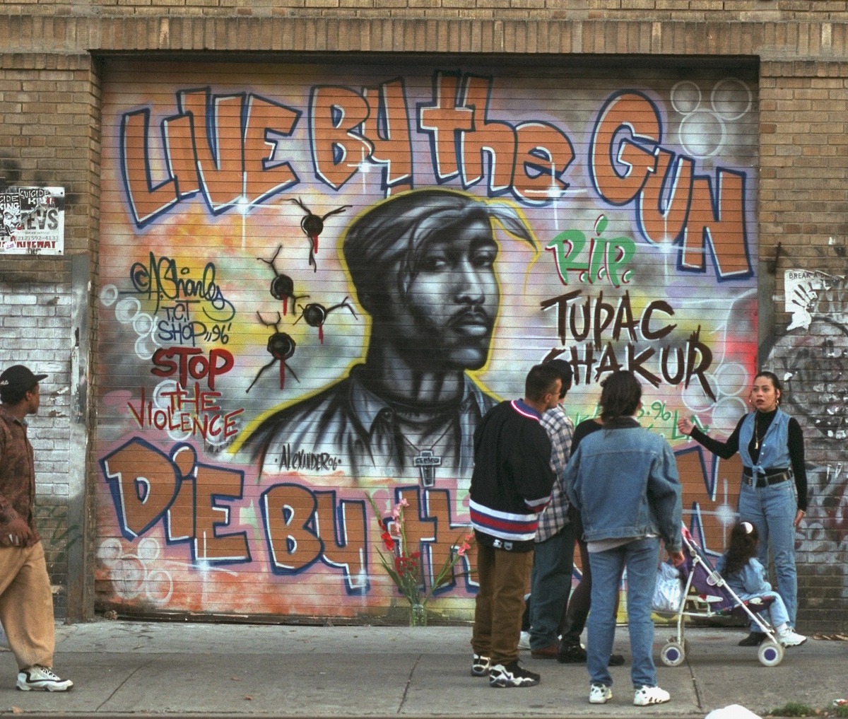 A memorial to the late Tupac Shakur on the Lower East Side of New York City in September of 1996 (New York Daily News Archive / Getty Images)