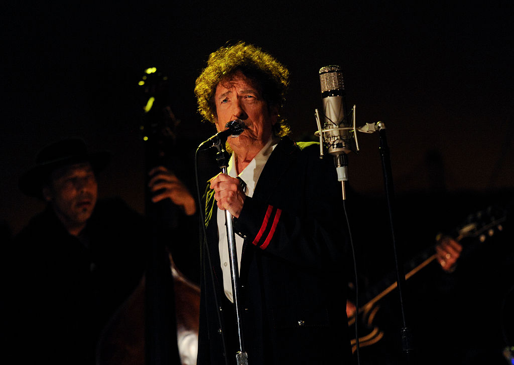 Musical guest Bob Dylan performs on the Late Show with David Letterman, Tuesday May 19, 2015 on the CBS Television Network.
                      Photo: Jeffrey R. Staab/CBS
                      ©2015 CBS Broadcasting Inc. All Rights Reserved (Jeffrey R. Staab—©2015 CBS Broadcasting Inc. All Rights Reserved)