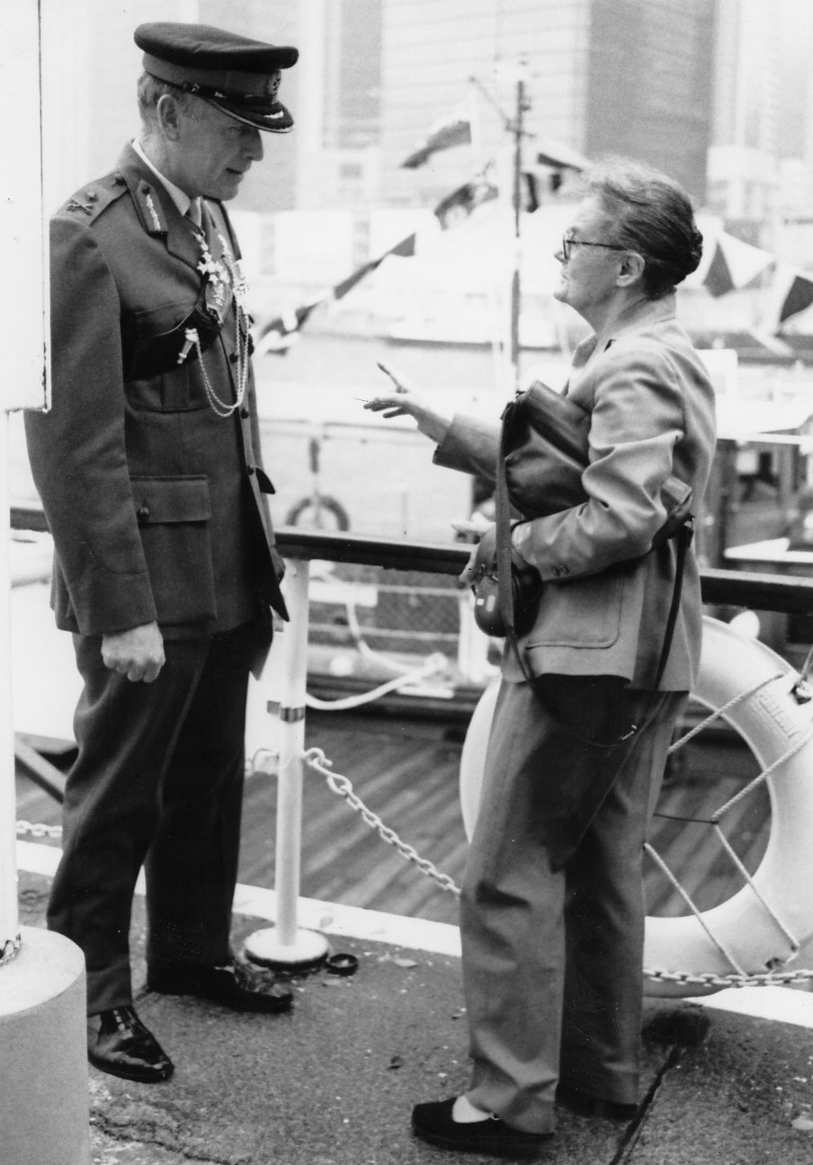 Clare Hollingworth Collection Clare Hollingworth meets with a senior British army officer in Hong Kong in the 1980s (Clare Hollingworth Collection)
