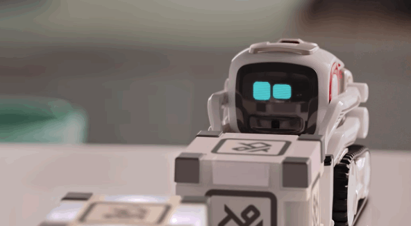 cozmo robot toy