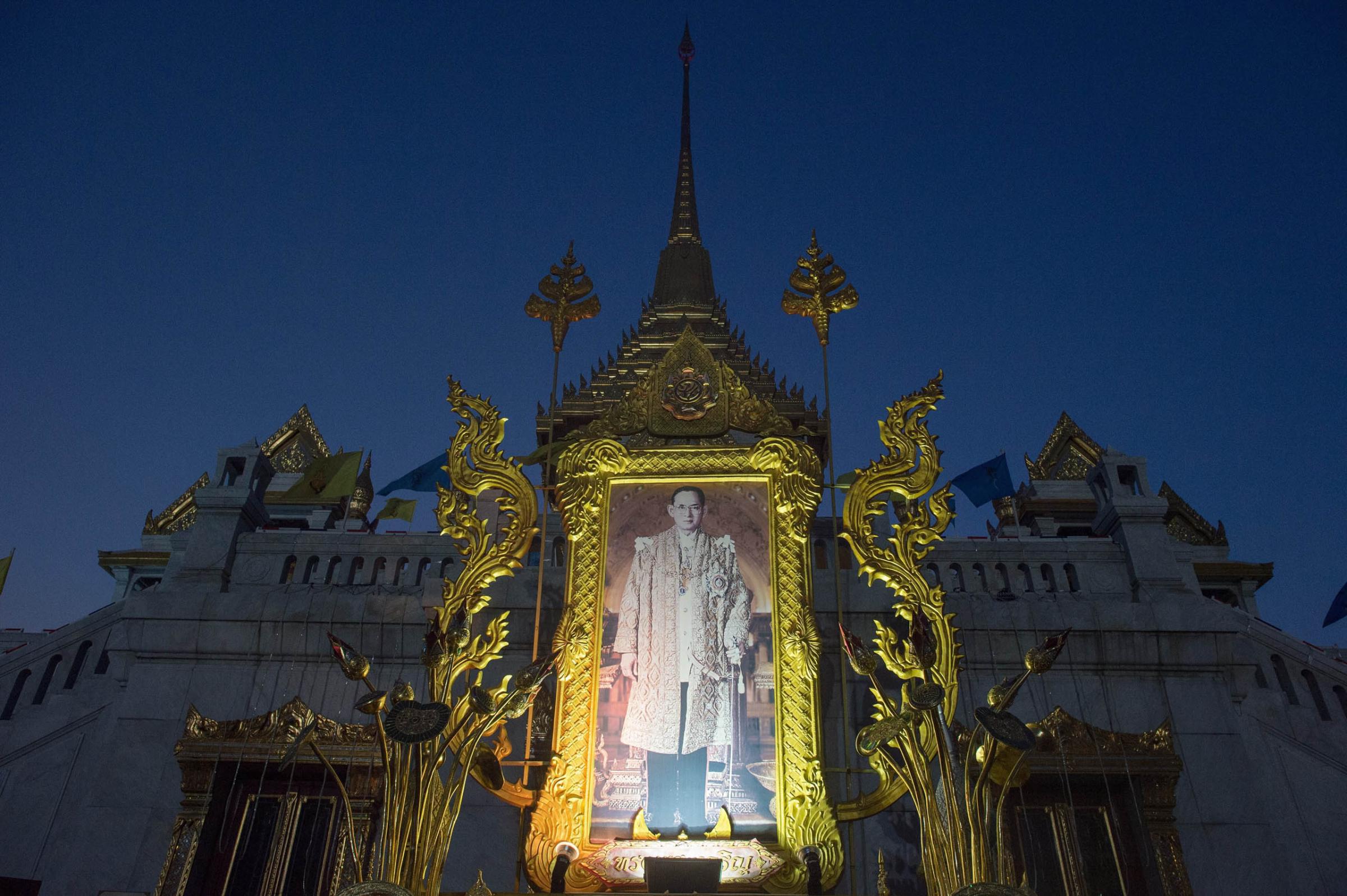 King Bhumibol Adulyadej displayed at the Wat Trimitr temple in Bangkok, Jan. 16, 2015.