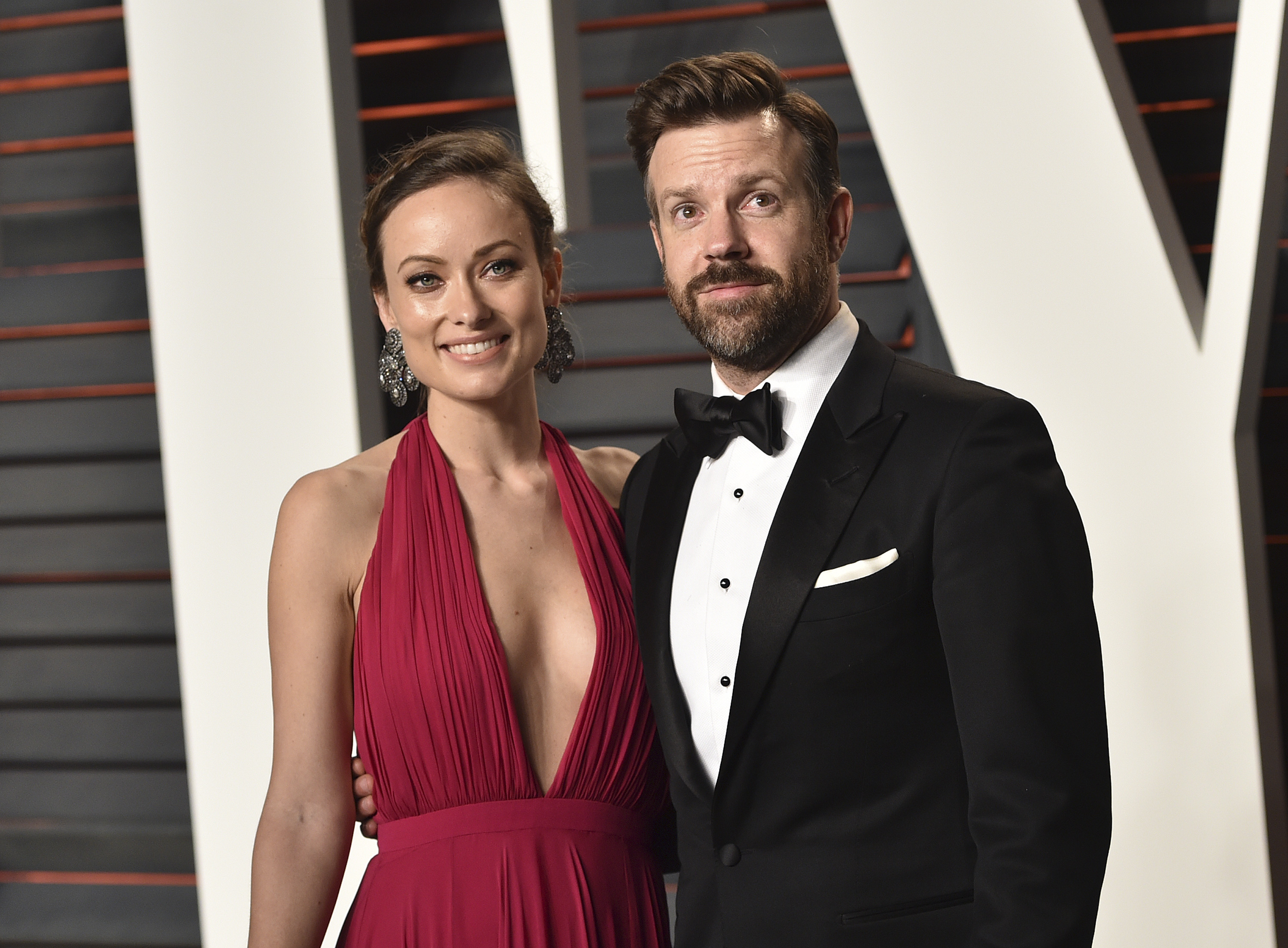 Actress Olivia Wilde (L) and actor Jason Sudeikis arrive at the 2016 Vanity Fair Oscar Party Hosted By Graydon Carter at Wallis Annenberg Center for the Performing Arts on February 28, 2016 in Beverly Hills, California. (John Shearer&mdash;Getty Images)