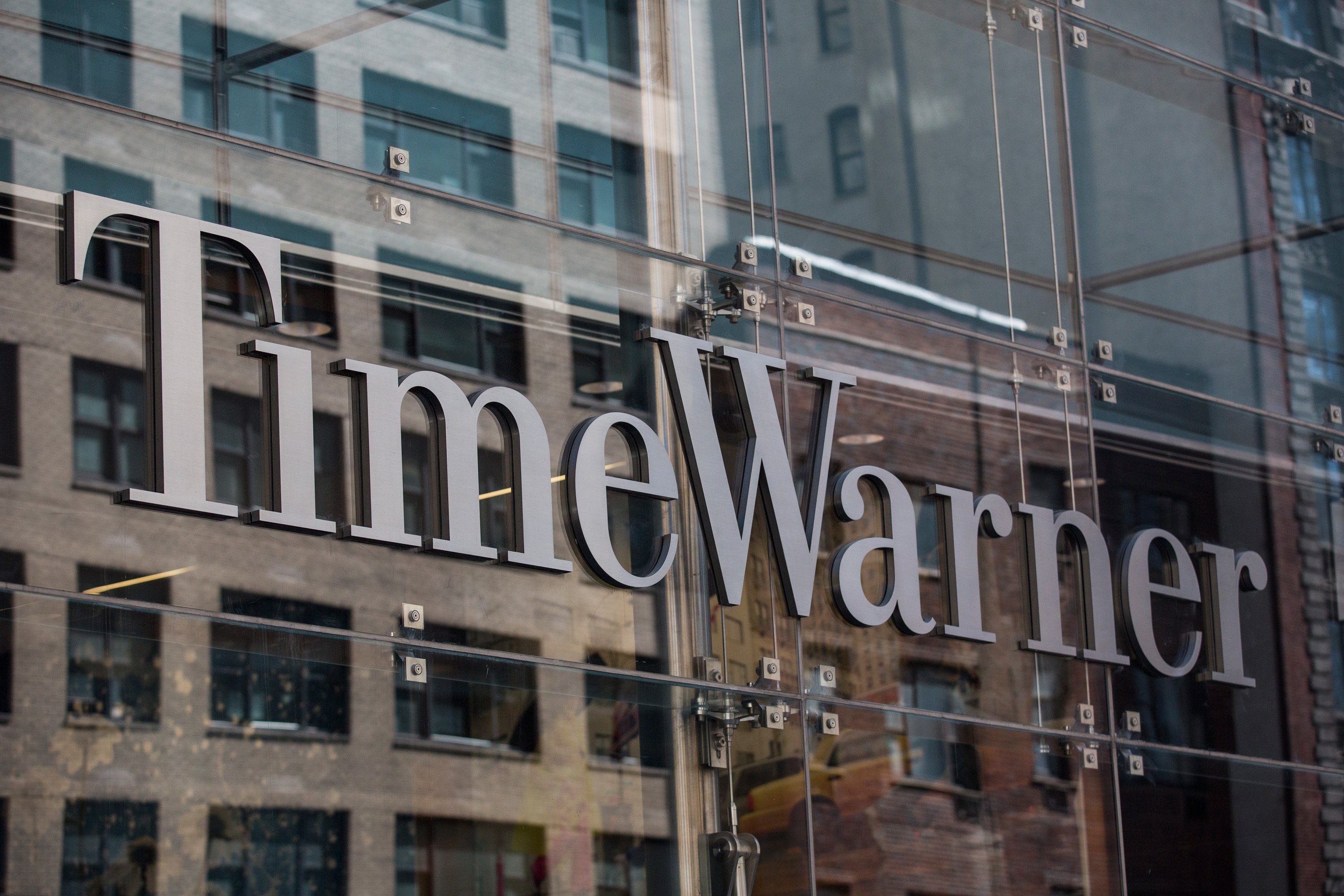 Time Warner Cable headquarters are seen in Columbus Circle on May 26, 2015 in New York City. (Andrew Burton—Getty Images)