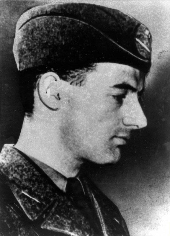 Raoul Wallenberg in the early 1940s (ullstein bild / Getty Images)