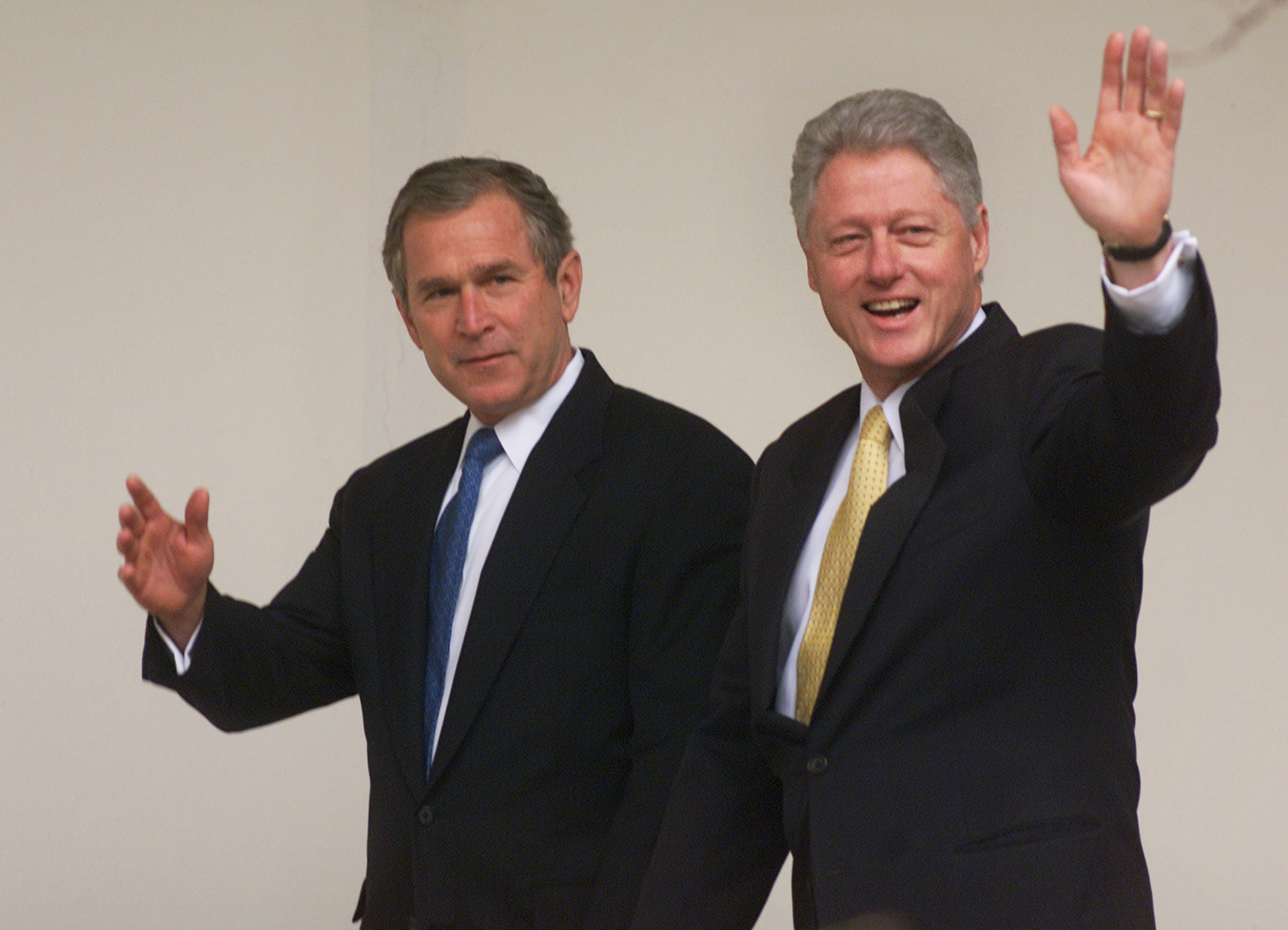 Clinton Welcomes Bush To The White House