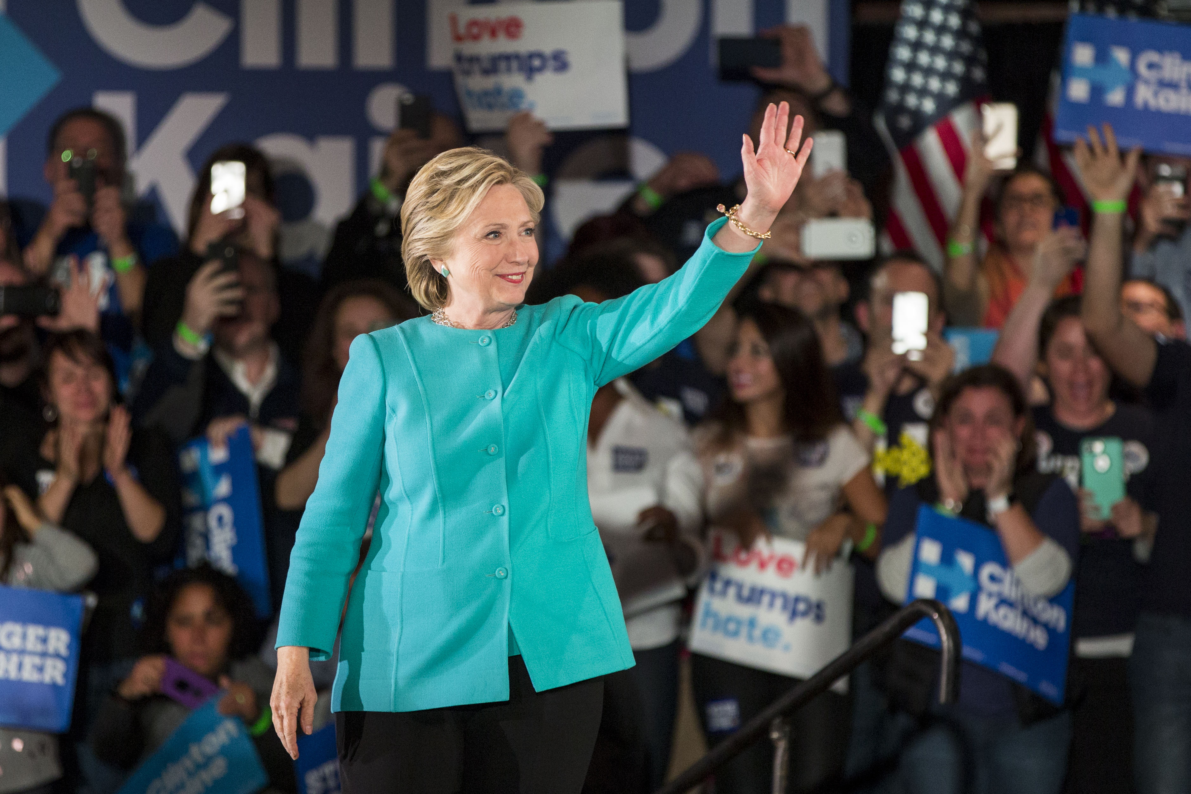 Hillary Clinton, 2016 Democratic presidential nominee, waves during a campaign rally in Manchester, New Hampshire, U.S., on Sunday, Nov. 6, 2016. (Scott Eisen—Bloomberg/Getty Images)