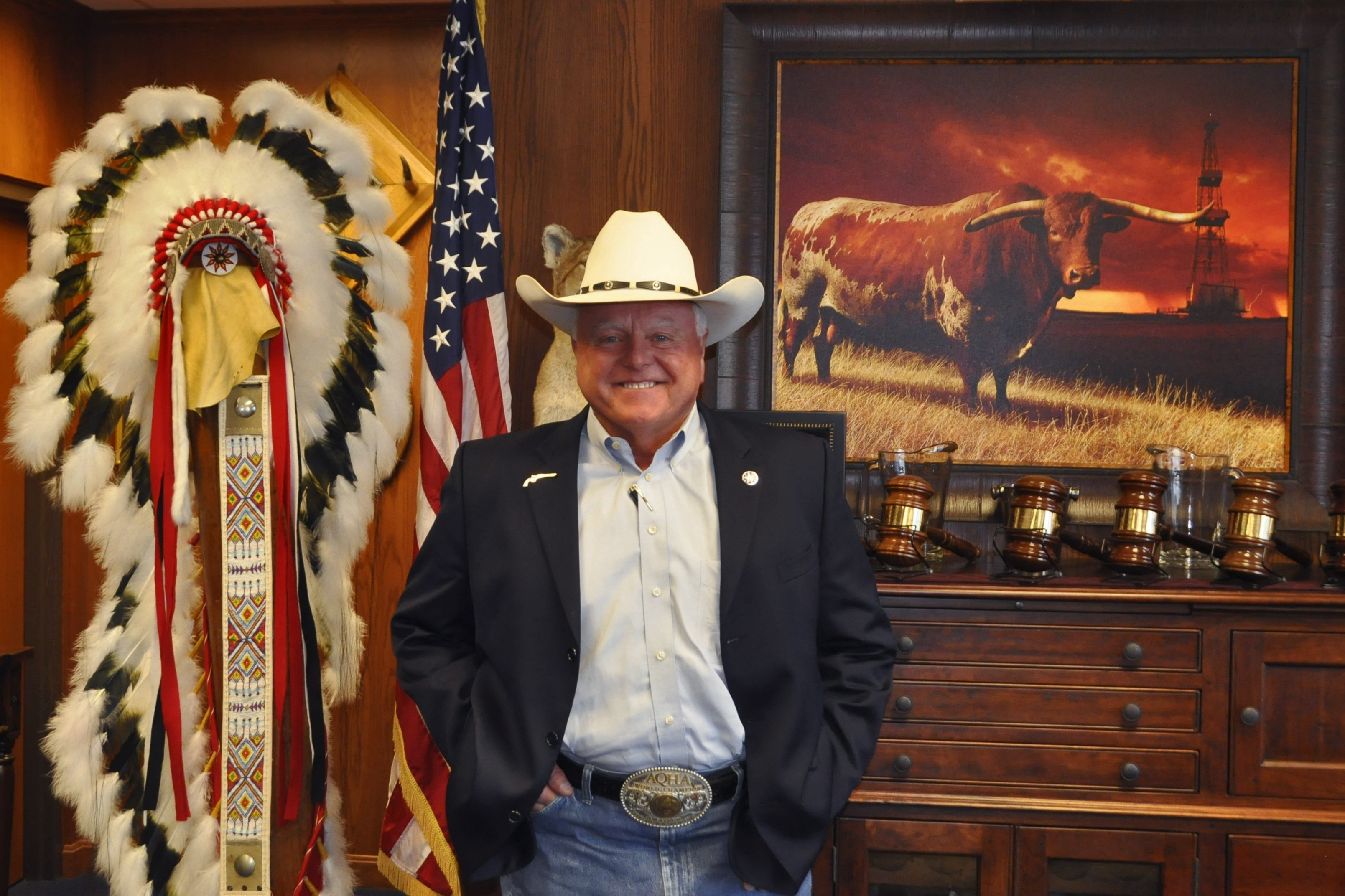 Texas Agriculture Commissioner Sid Miller stands in his office in Austin, Texas on Sept. 12, 2016. (Michael Donhauser/picture-alliance/AP)