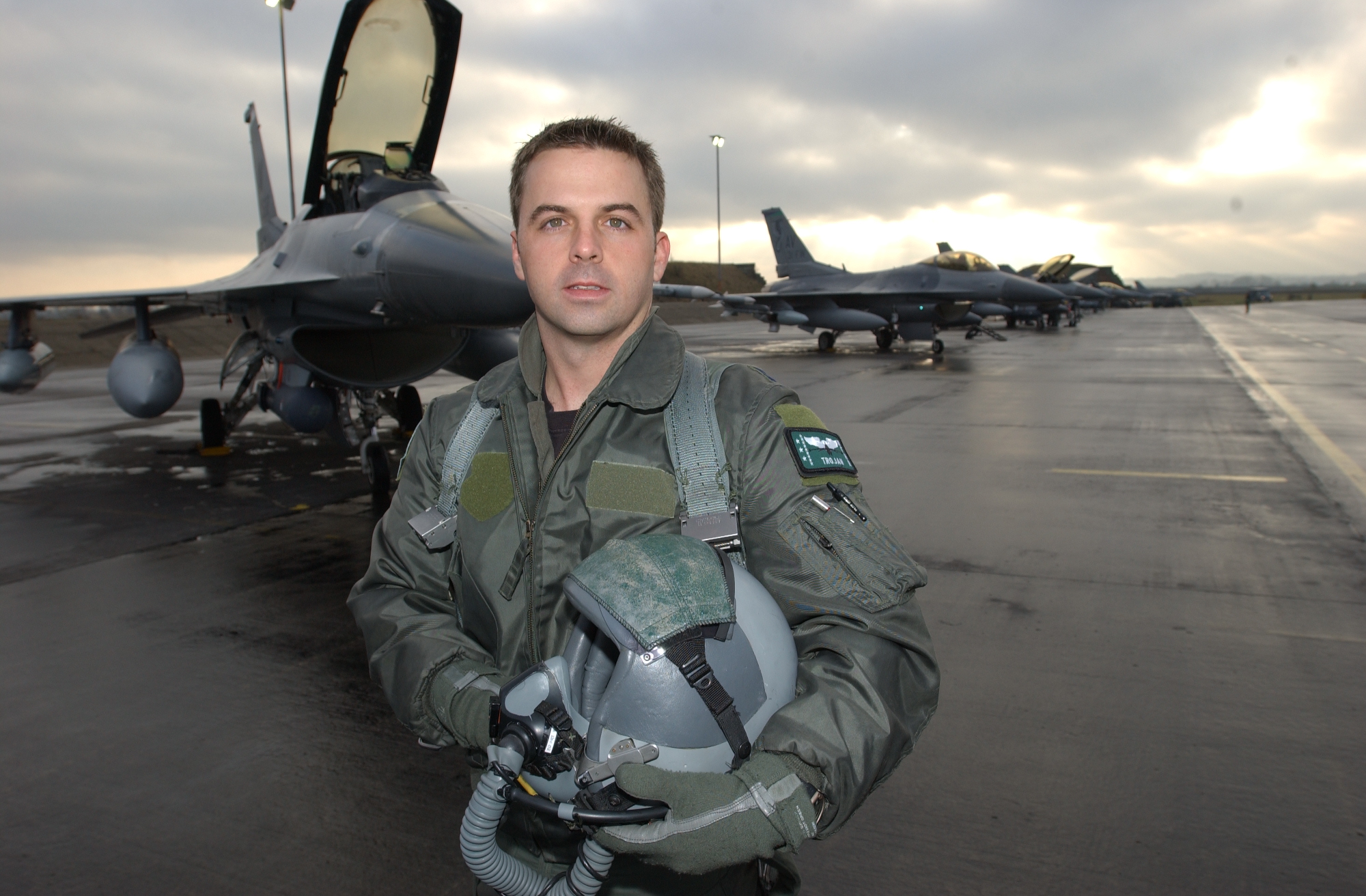 Troy Gilbert in 2002 on the flight line at Incirlik air base, Turkey, where he was helping enforce the no-fly zone over northern Iraq (Courtesy of Rhonda Jimmerson)