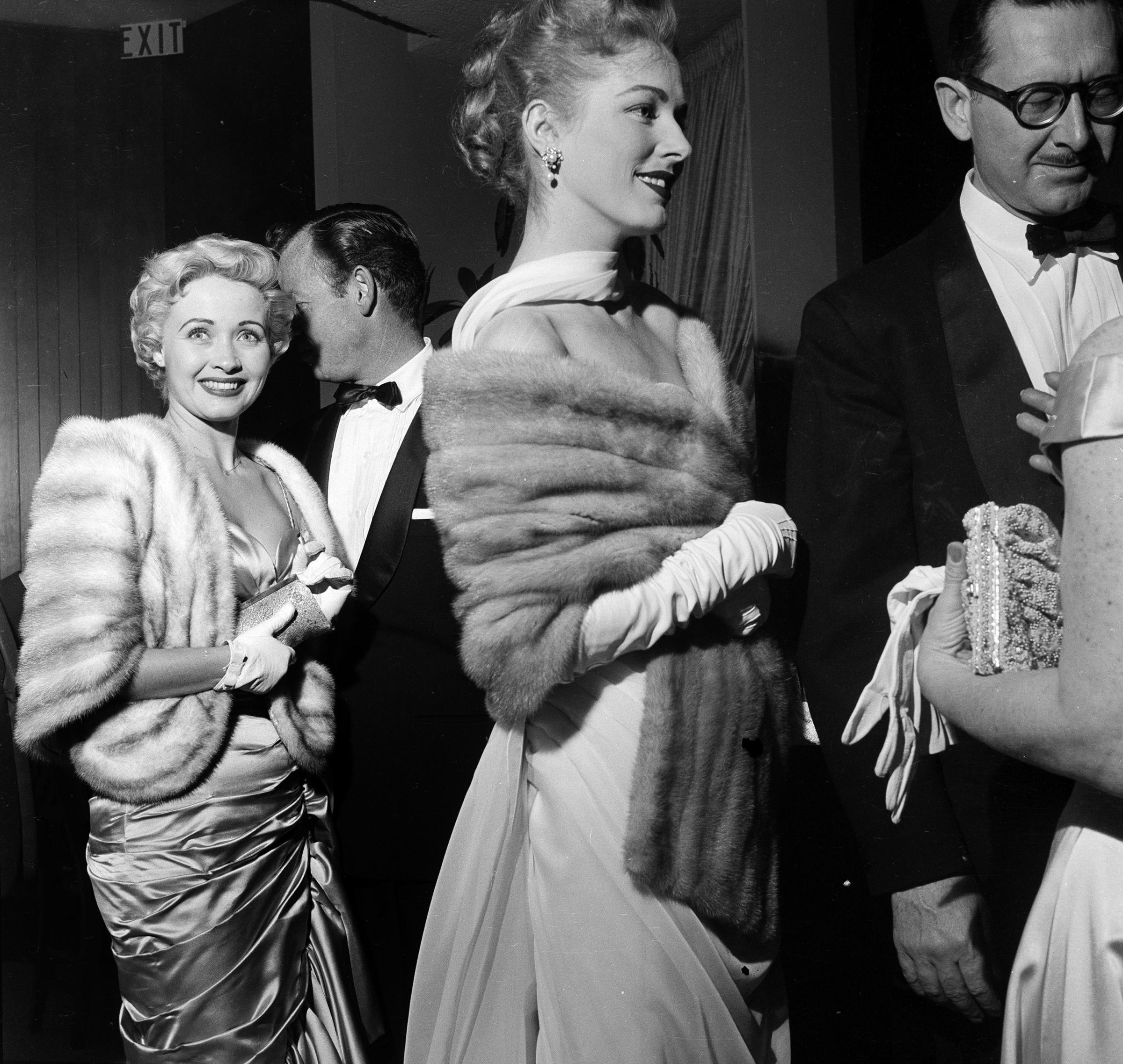 Eleanor Parker and husband Paul Clemens attend the Academy Awards, 1956.