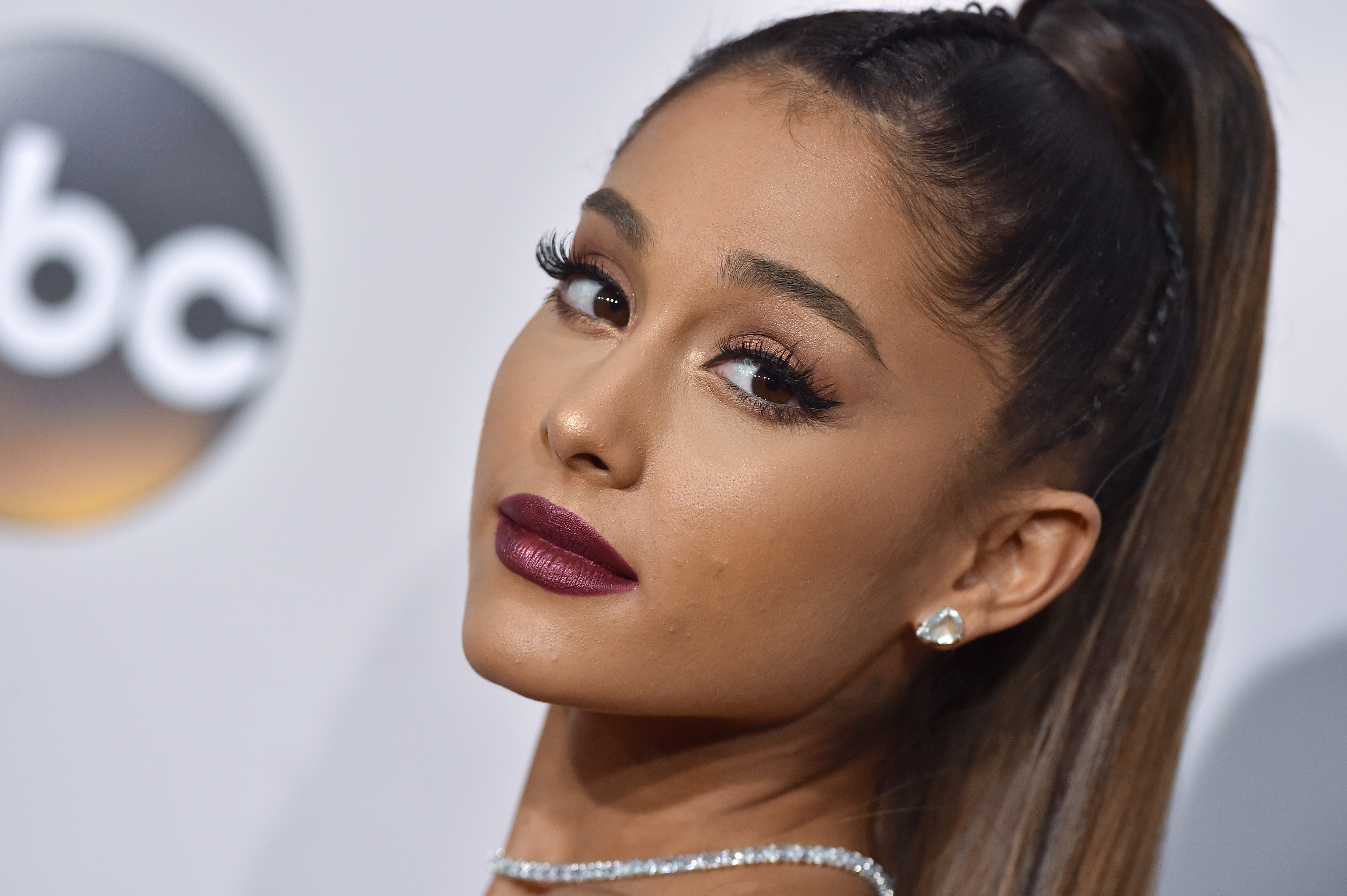 Singer Ariana Grande arrives at the 2016 American Music Awards at Microsoft Theater on Nov. 20, 2016 in Los Angeles, California. (Axelle/Bauer-Griffin/FilmMagic/Getty Images)