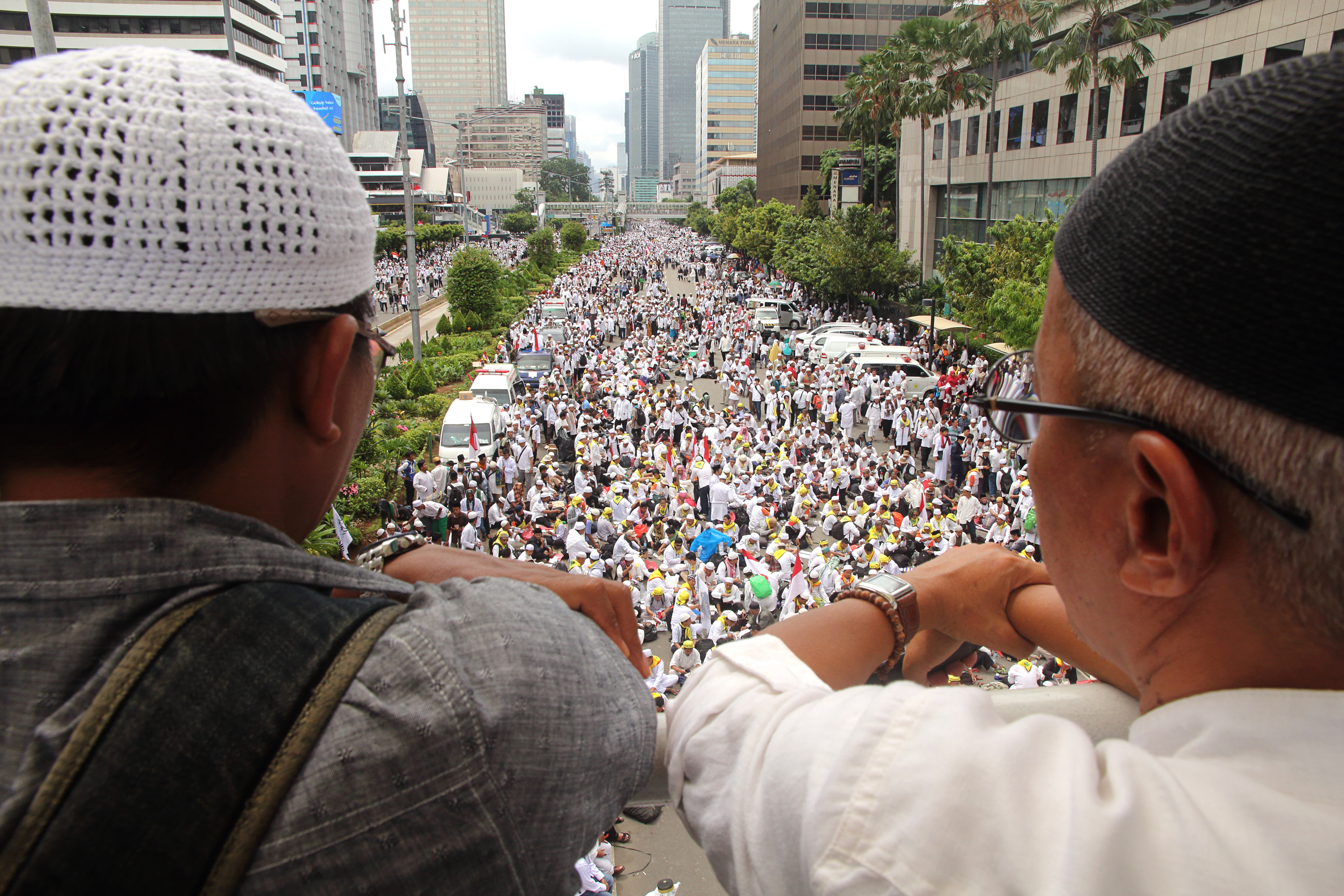 Hundreds of thousands of Indonesian Muslims gather in Jakarta on Dec. 2, 2016, to protest against the city's Christian Governor Basuki Tjahaja Purnama, better known as Ahok (Yogi Aron Sidabariba—Pacific Press/LightRocket/Getty Images)