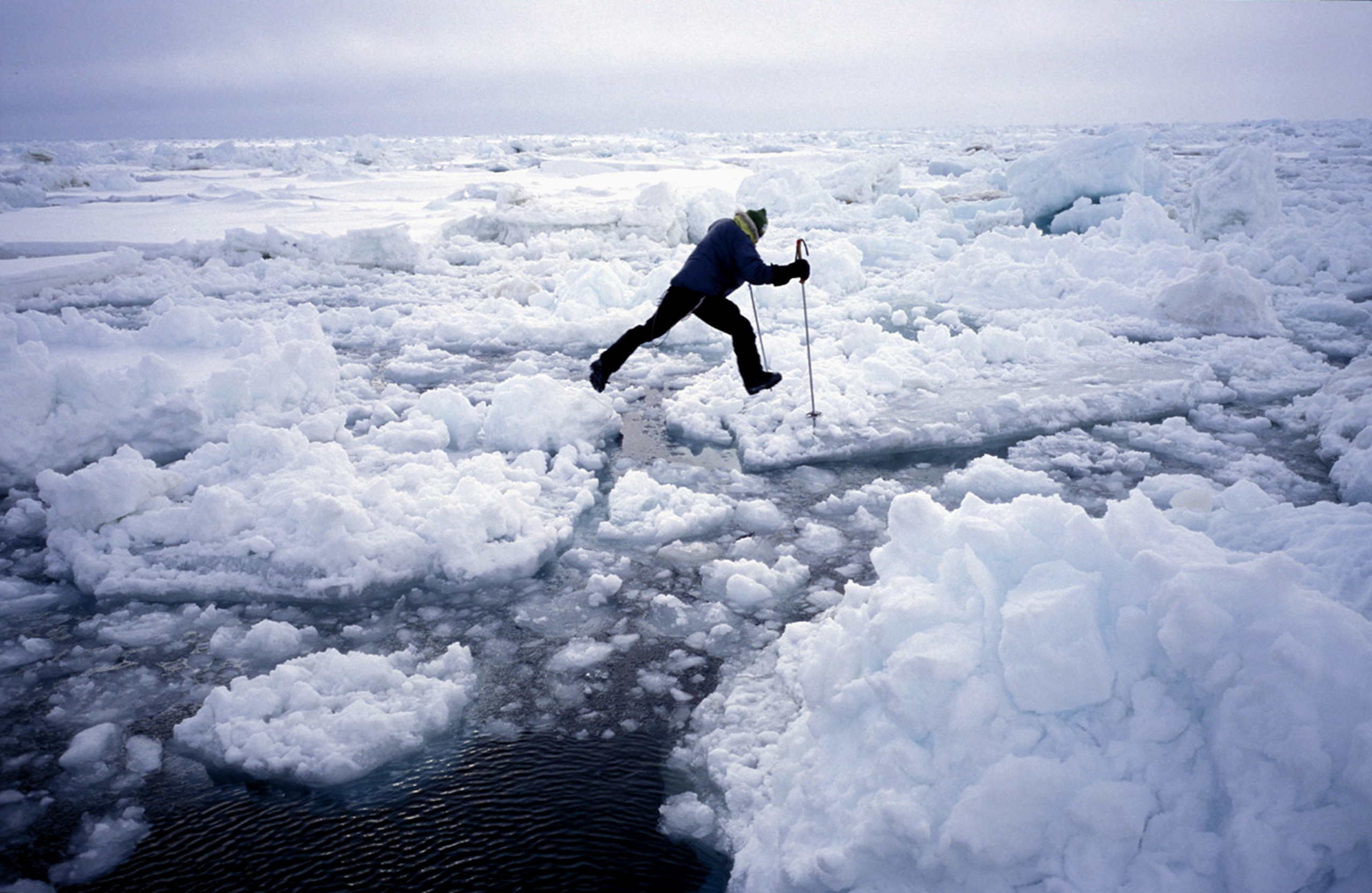 Explorer Fridtjof Nansens follows the footsteps of  Swiss explorer Thomas Ulrich over across the polar ocean, near the North Pole in 2007.