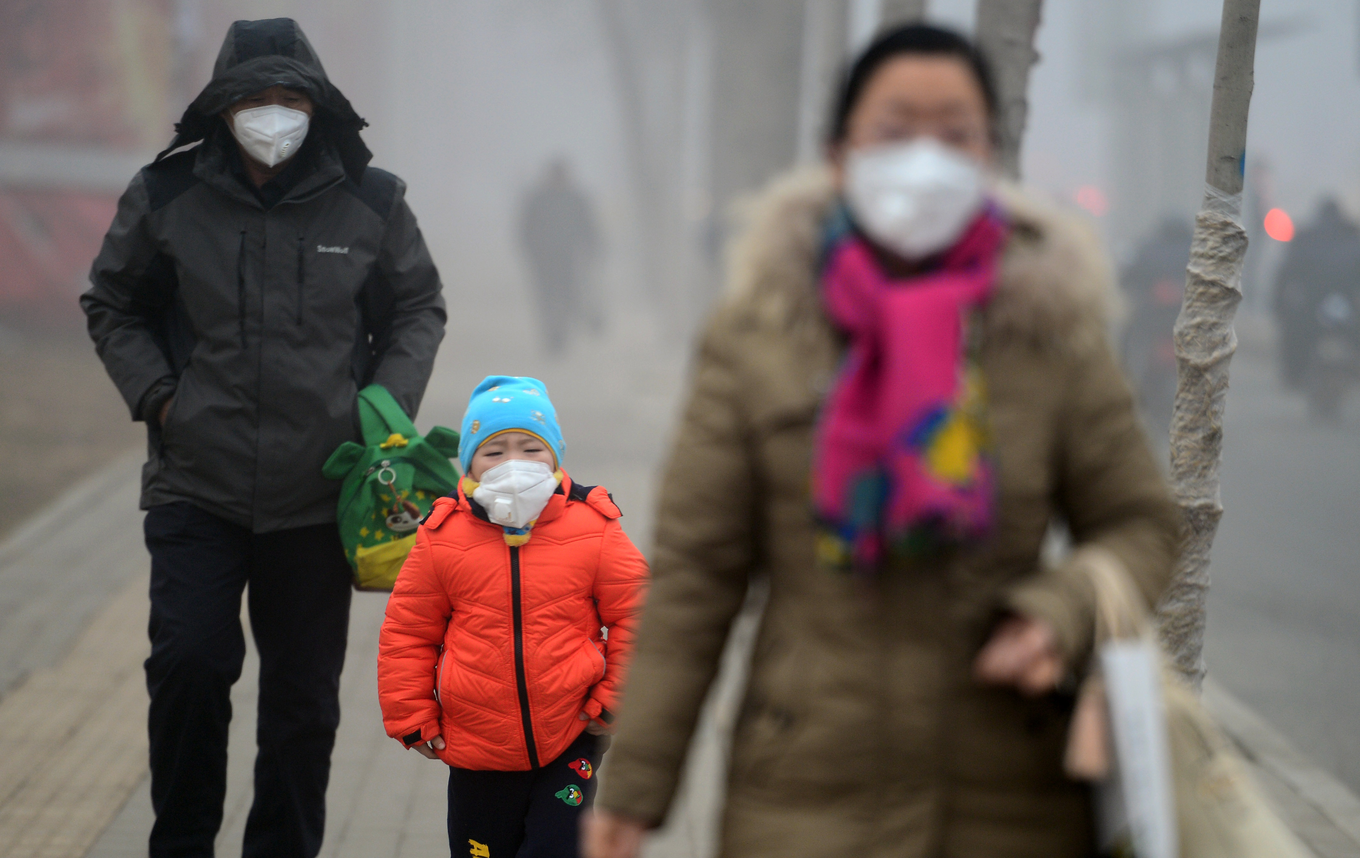 Smog Grounds flights And Closes Highways In Jinan