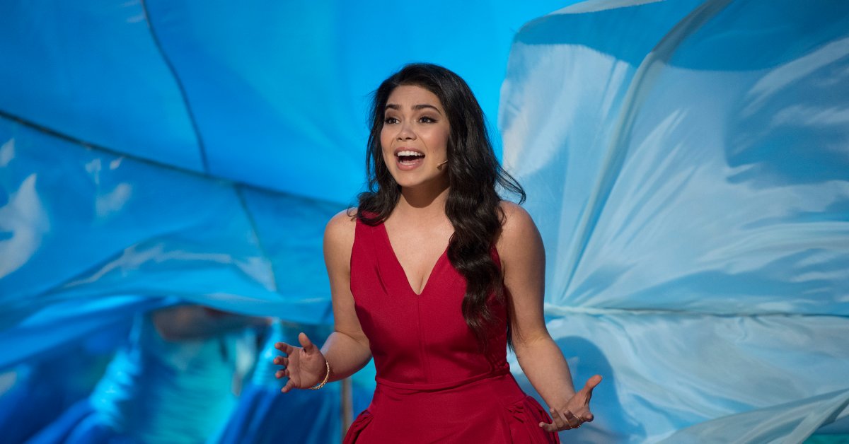 Moana's Auli'i Cravalho Got Hit By a Wave During Her Oscars Performance