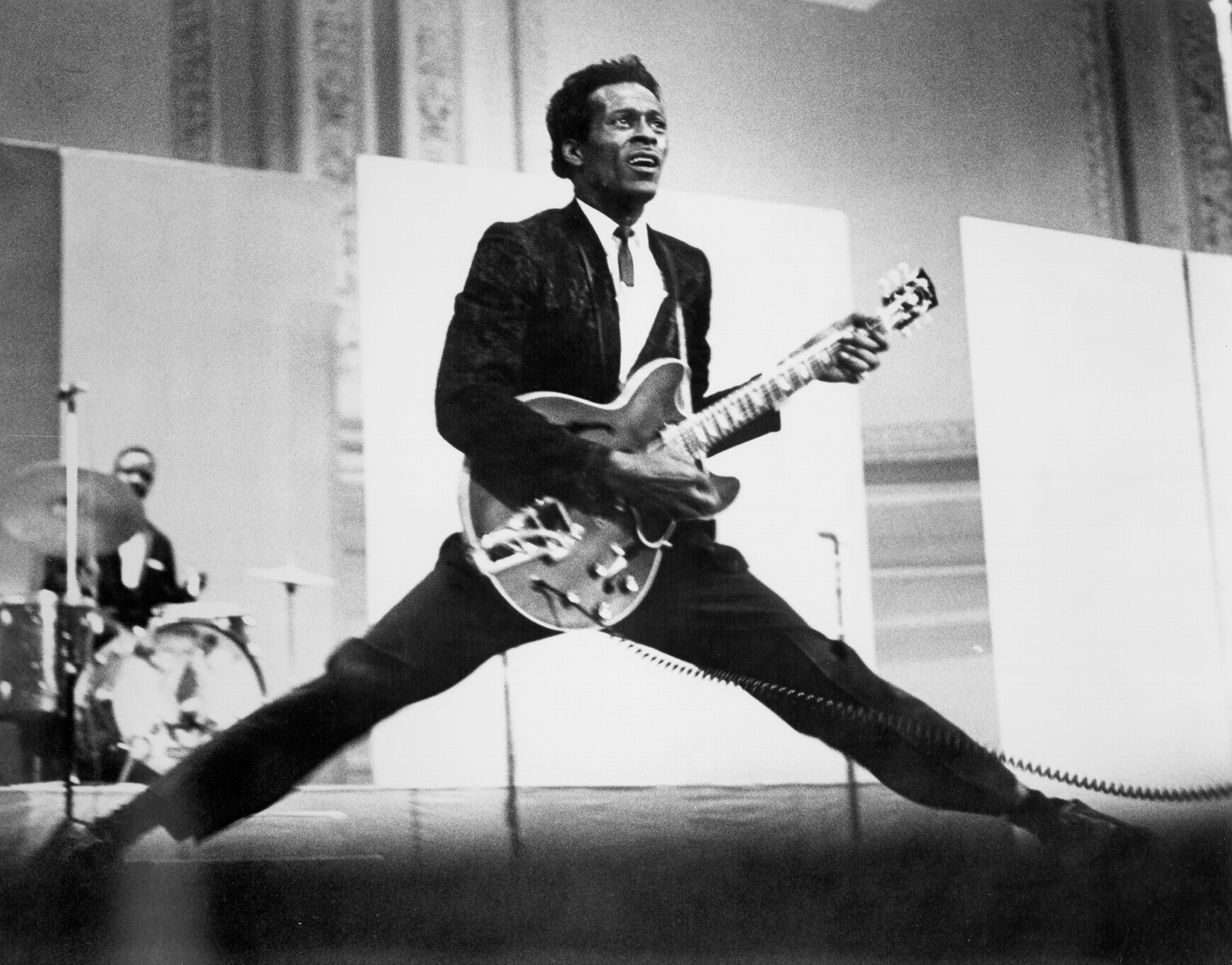 Chuck Berry Does The Splits