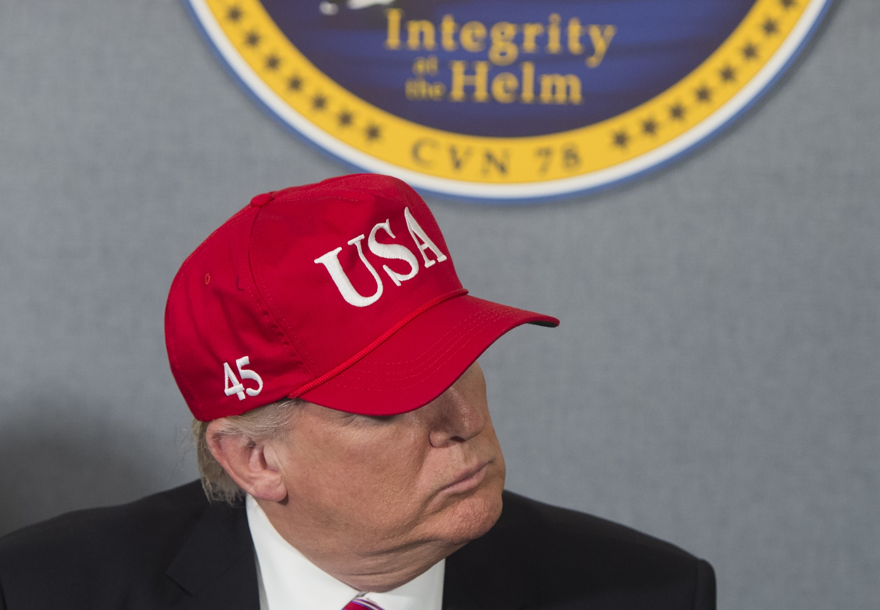 030917_Donald Trump_red hat
