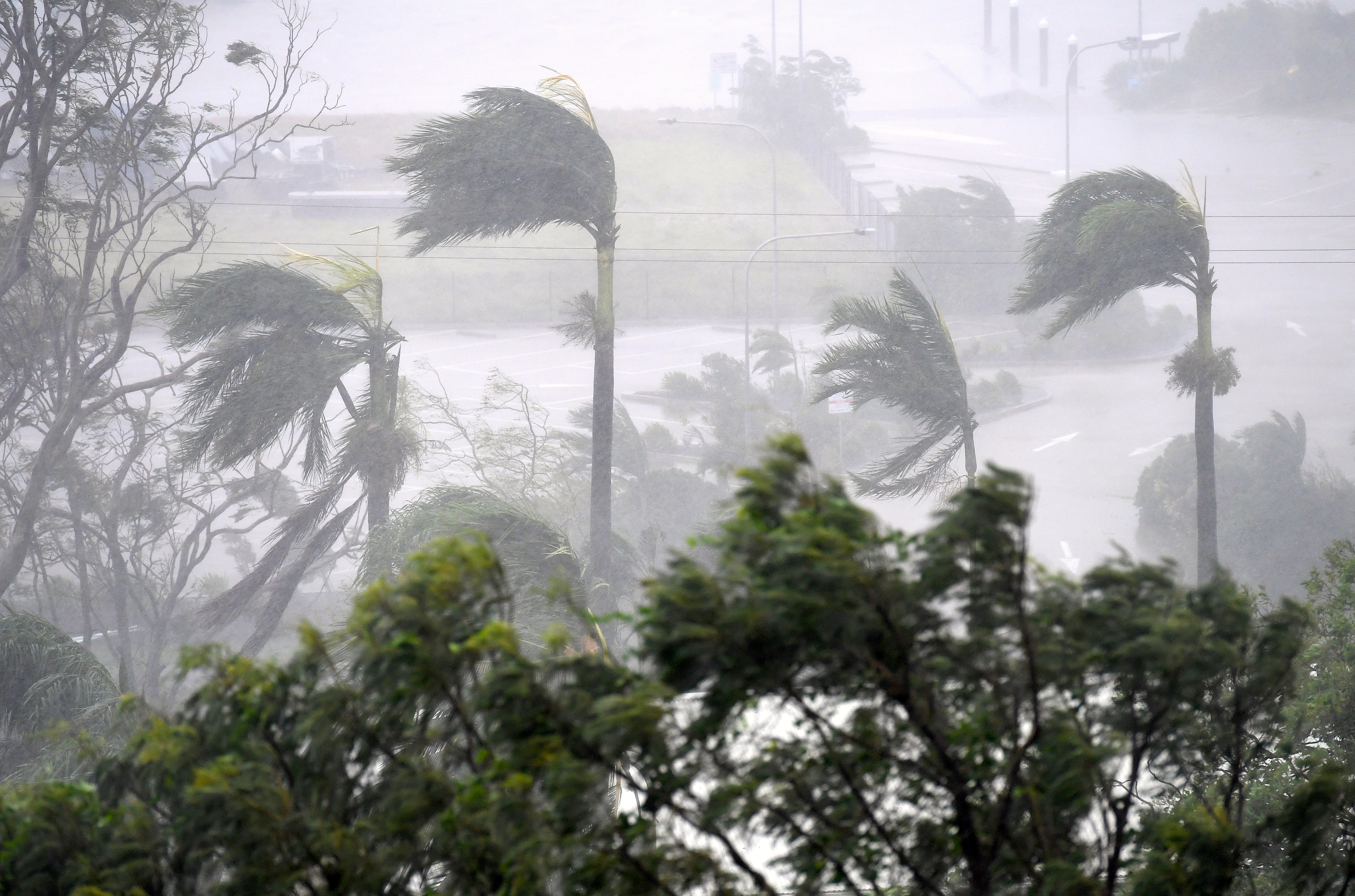 Тропический тайфун. Тропические циклоны Тайфуны. Тропические циклоны в Австралии. Ураган Тайфун.