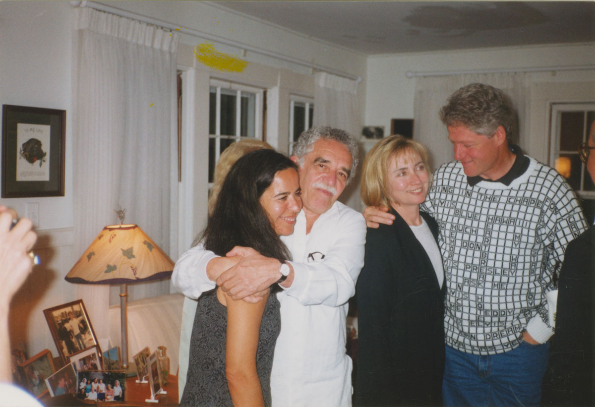 García Márquez hugs friend and interpreter Patricia Cepeda, with Bill and Hillary Clinton during their first meeting at William Styron's house on Martha's Vineyard in 1995.