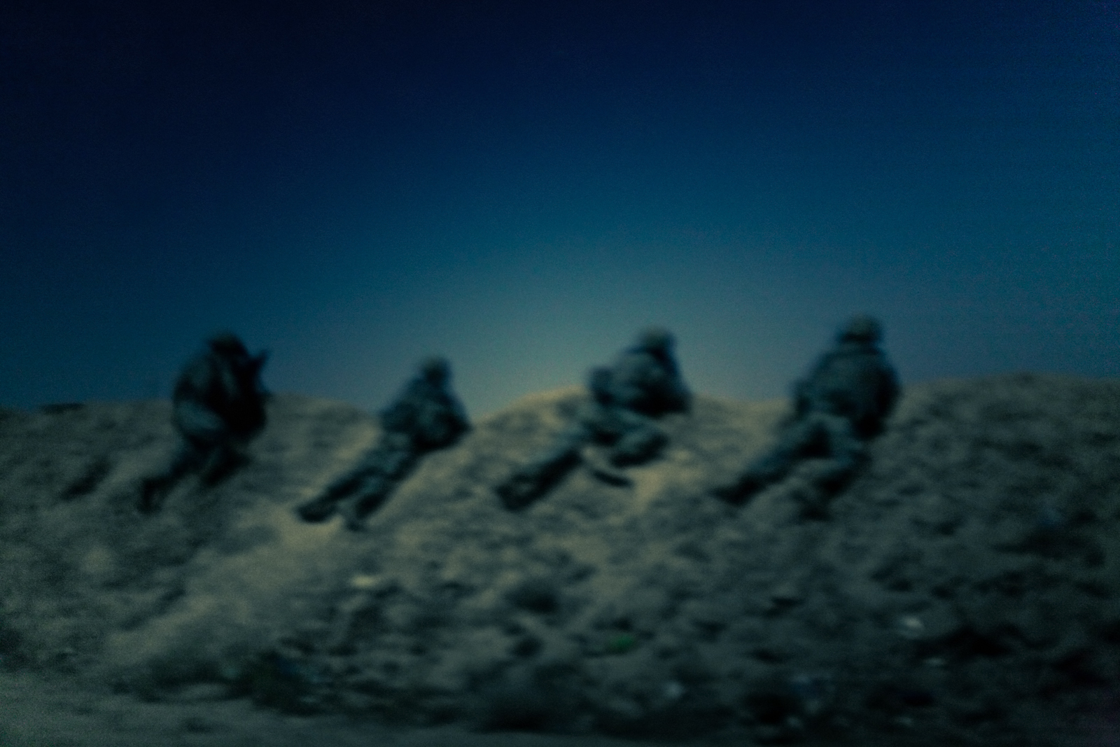 Soldiers from the 2nd Platoon 'Smash Platoon', 82nd Airborne Division, perform a target raid in Samarra, Salah ad Din province, Iraq, Sept, 28, 2007.
