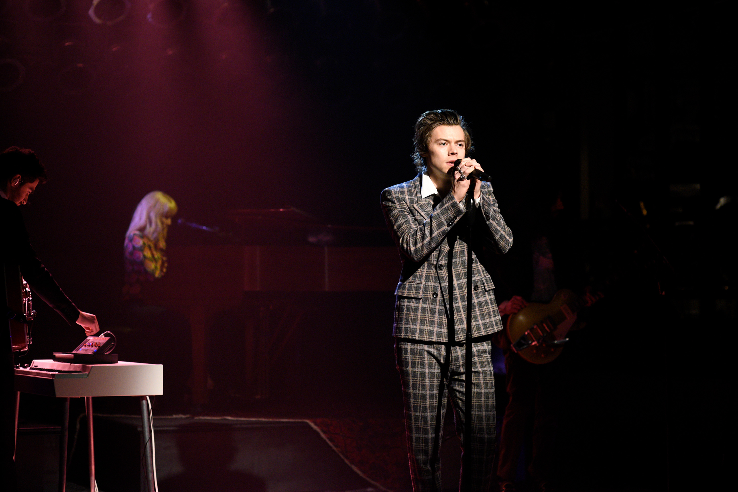 SATURDAY NIGHT LIVE -- "Jimmy Fallon" Episode 1722 -- Pictured: Musical guest Harry Styles performs "Sign of the Times" on April 15, 2017 -- (Photo by: Will Heath/NBC/NBCU Photo Bank via Getty Images) (Will Heath&mdash;NBCU Photo Bank/Getty Images)