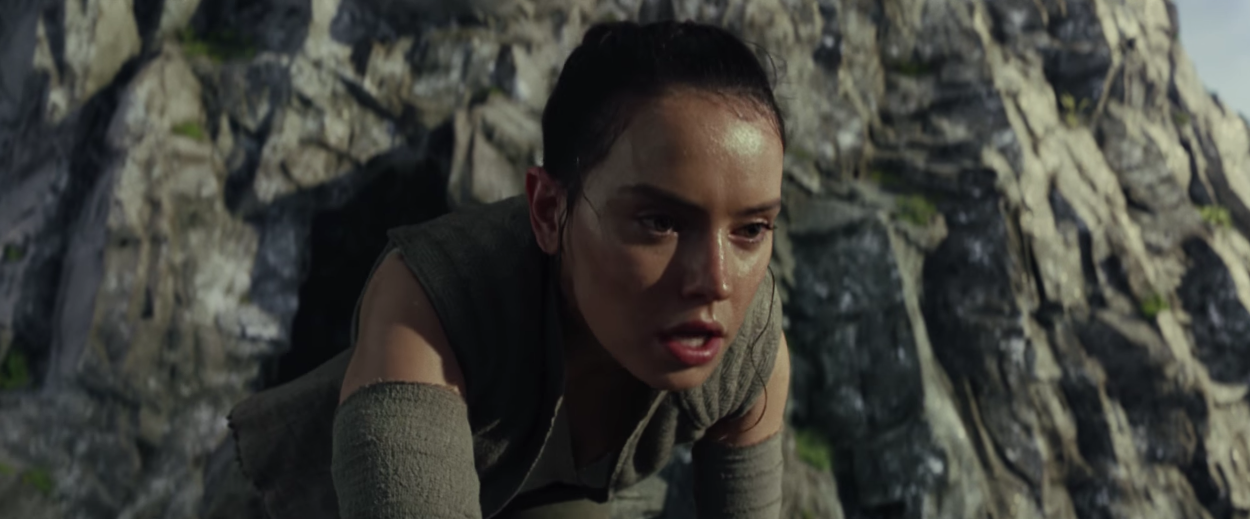 Rey, played by Daisy Ridley, appears in the 'Star Wars: The Last Jedi' trailer