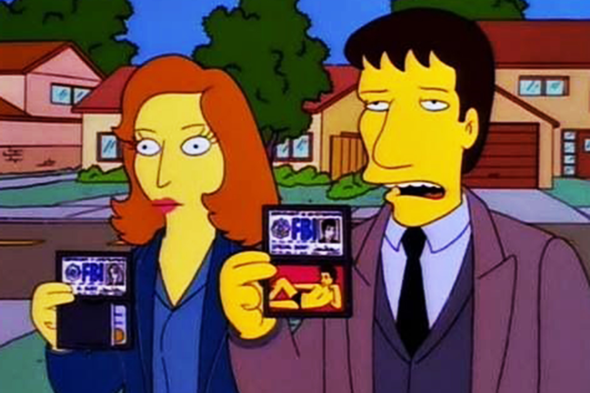 Gillian Anderson &amp; David Duchovny: Gillian Anderson and David Duchovny voiced their X-Files alter egos, Scully and Mulder, in  The Springfield Files,  which aired in 1997.