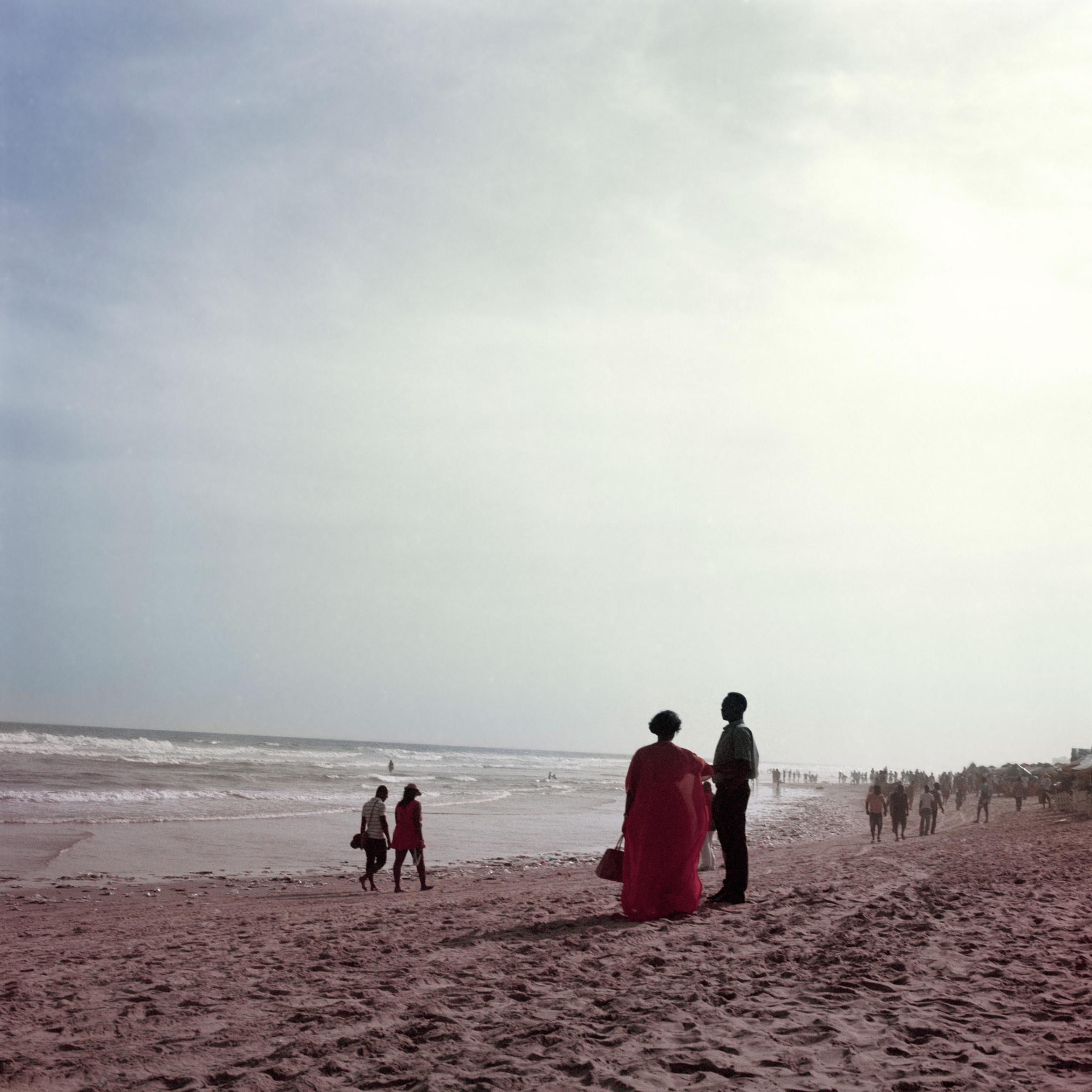 15-Mimi-Cherono-Ng-ok-Untitled-2014-beach-people