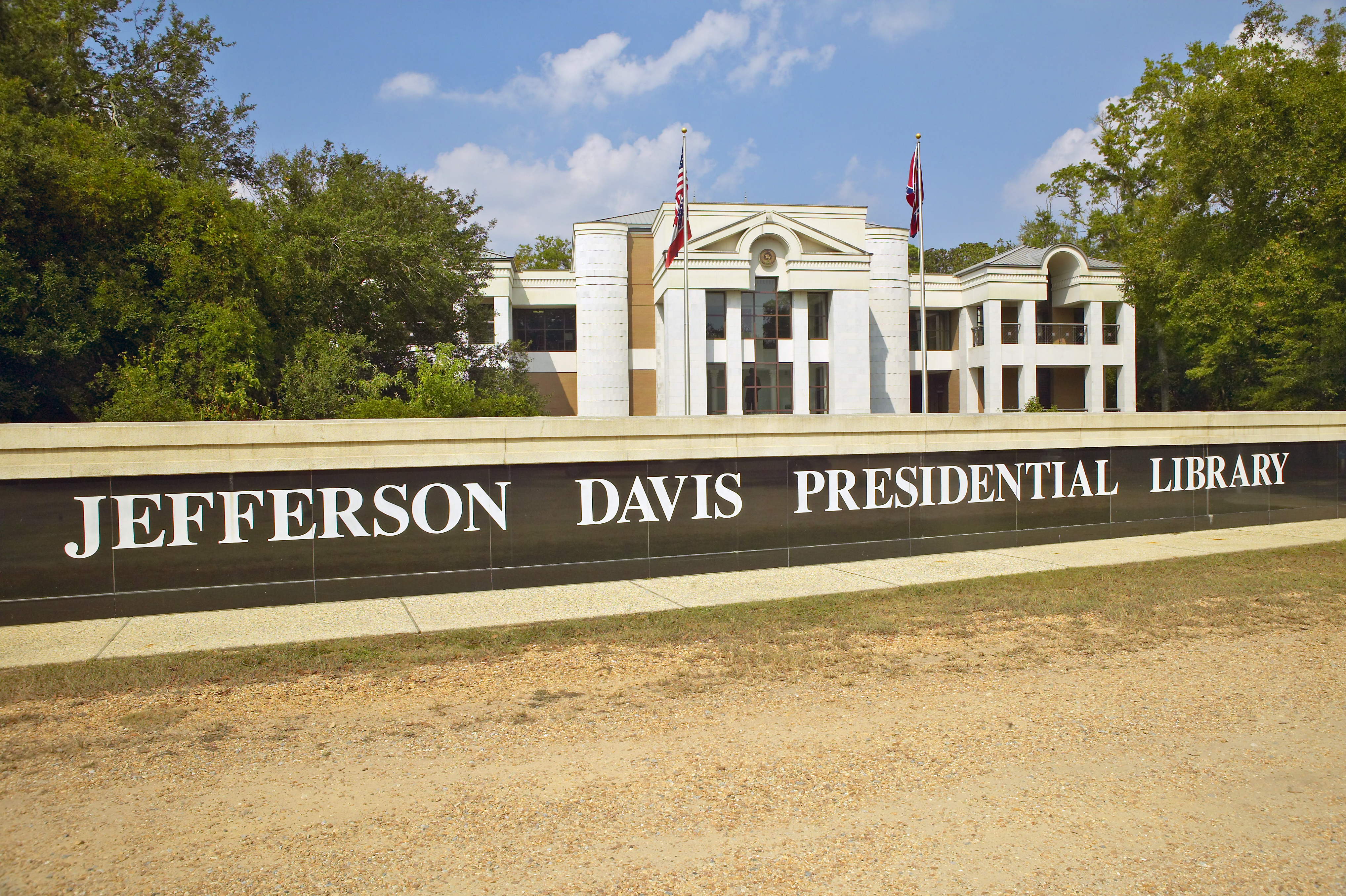 Sign in front of the Jefferson Davis Presidential Library in Biloxi, MS. Visions of America&mdash;UIG via Getty Images (Visions of America&mdash;UIG via Getty Images)