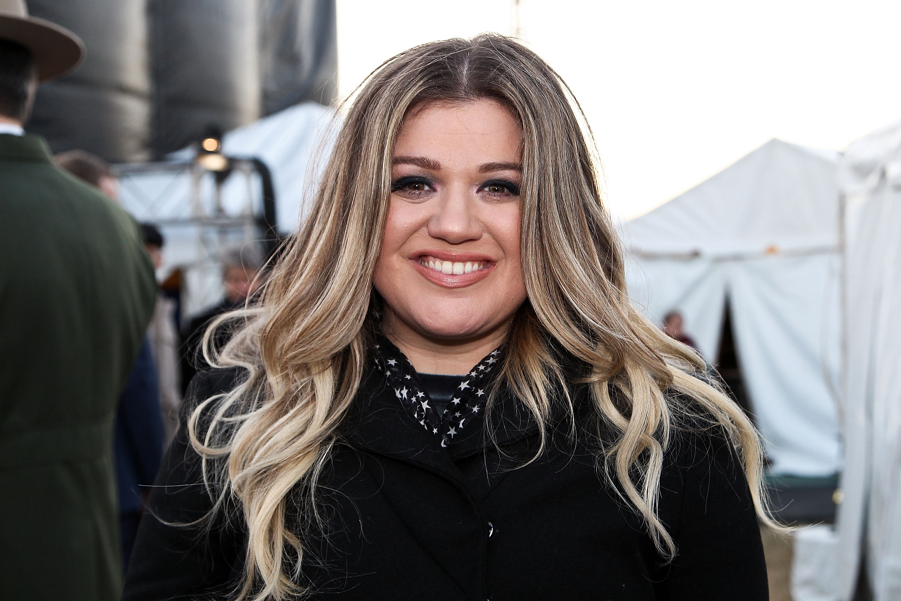 Kelly Clarkson's popular Hair Styles