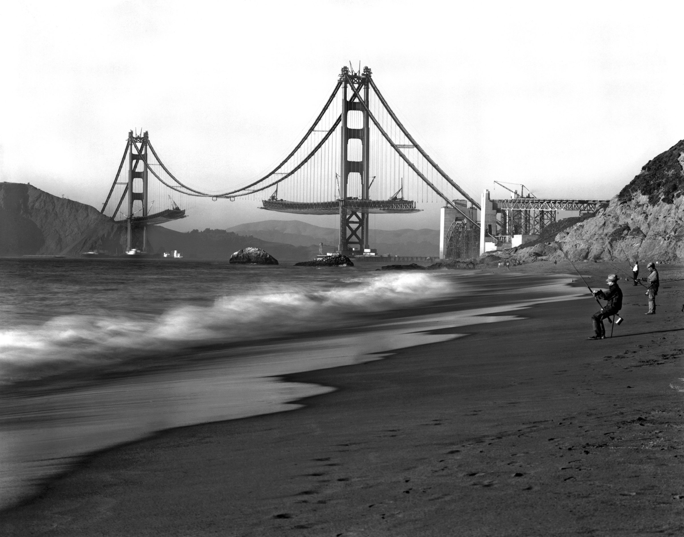 Construction of the Golden Gate bridge in the 1930s.