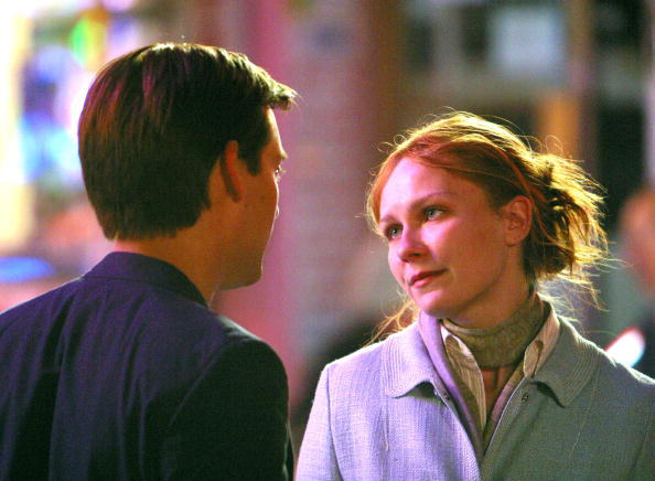 Kirsten Dunst and Tobey Maguire filming Spider-Man 2