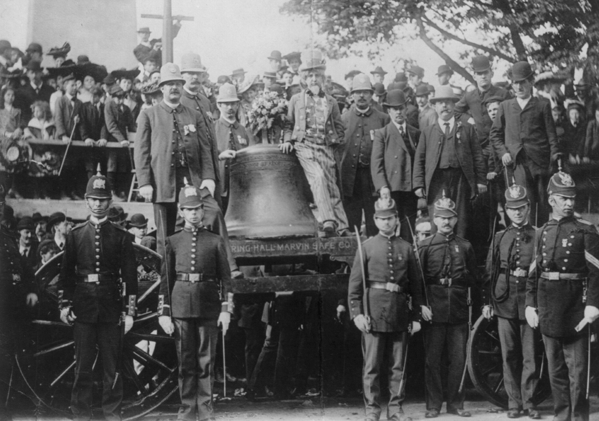 Boston Police watch over the Liberty Bell that has arrived by Train