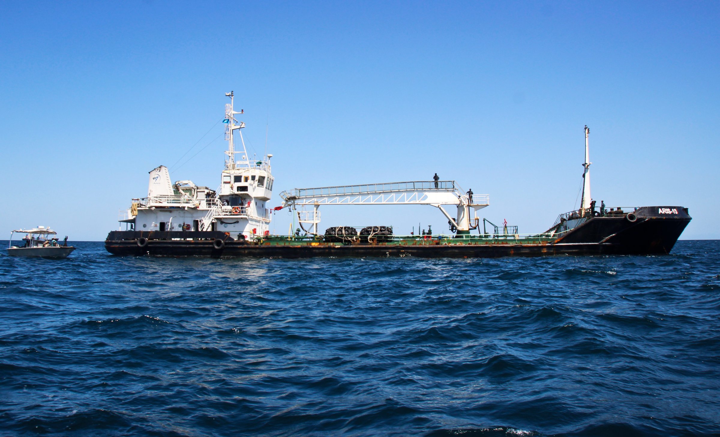 where-pirates-still-roam-seas-oil-tanker