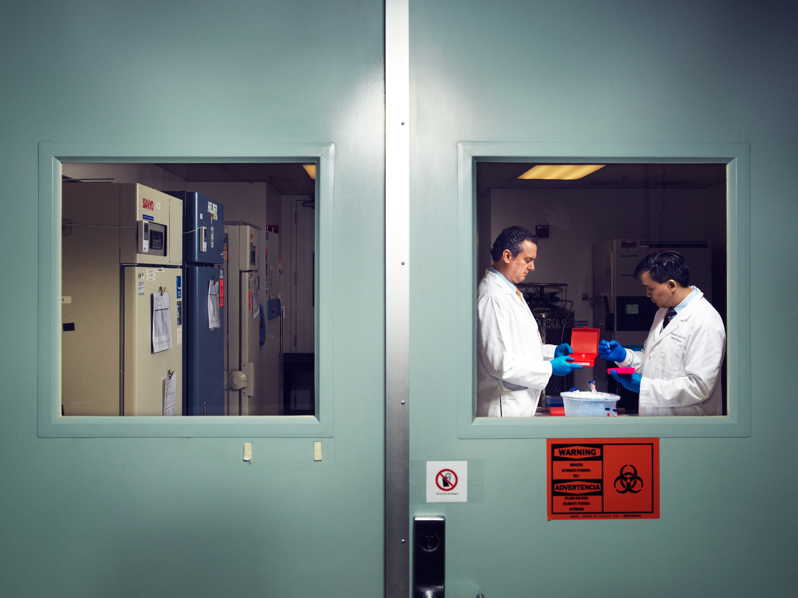 John Hackett and Charles Chiu handle Zika samples at the University of California, San Francisco-Abbott Viral Diagnostics and Discovery Center (Cody Pickens for TIME)