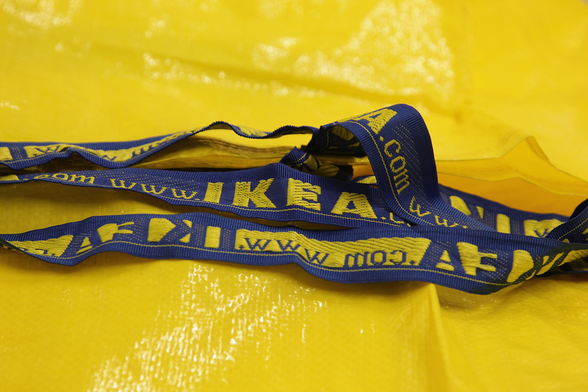 Off-White's Virgil Abloh Is Redesigning the Blue Ikea Bag – Footwear News