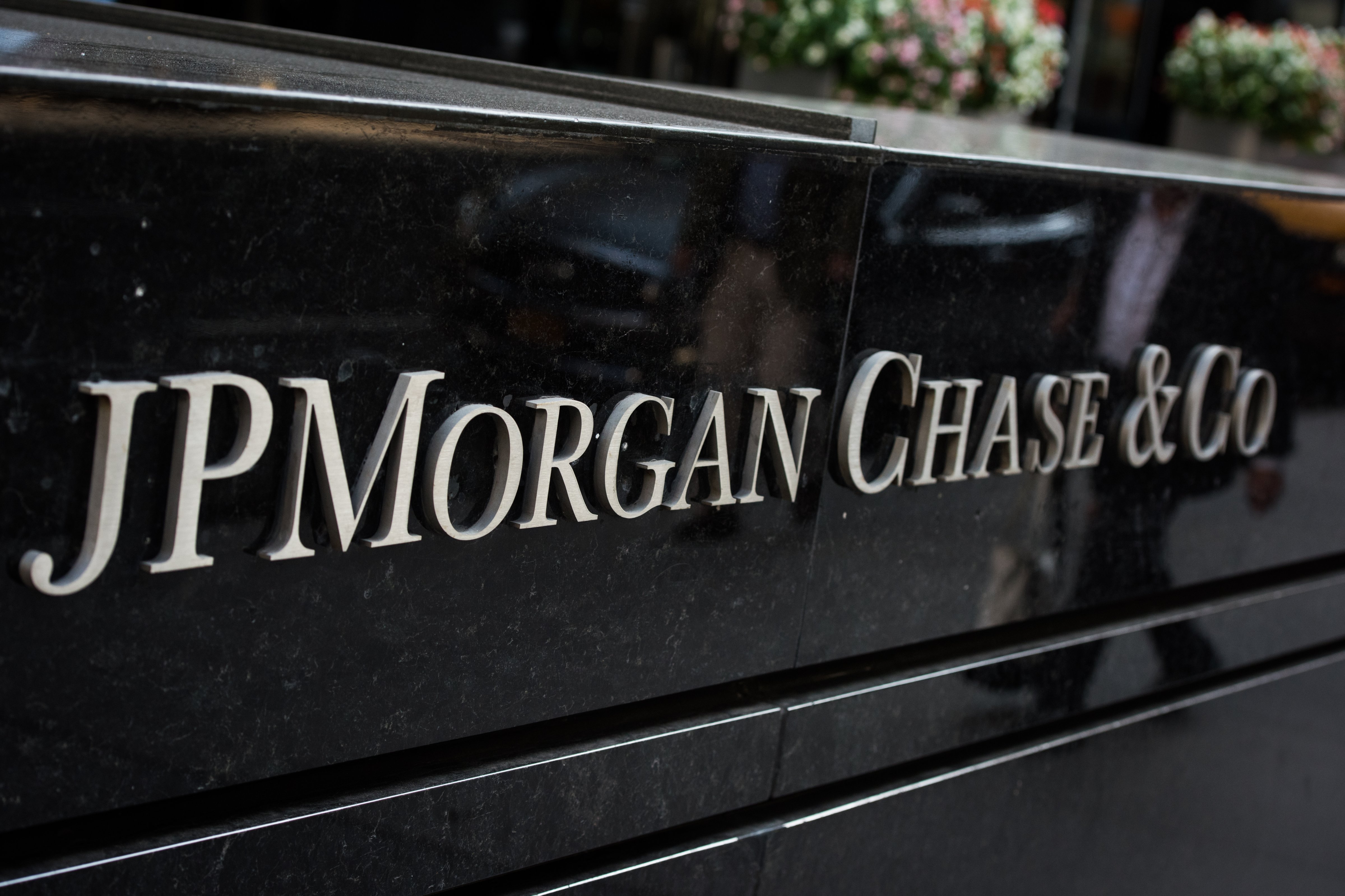 JPMorgan Chase &amp; Co. signage is displayed outside the company's Park Avenue office building in New York, U.S., on Friday, Oct. 7, 2016. JPMorgan Chase &amp; Co. is scheduled to release earnings figures on October 14. Photographer: Mark Kauzlarich/Bloomberg via Getty Images (Bloomberg&mdash;Bloomberg via Getty Images)