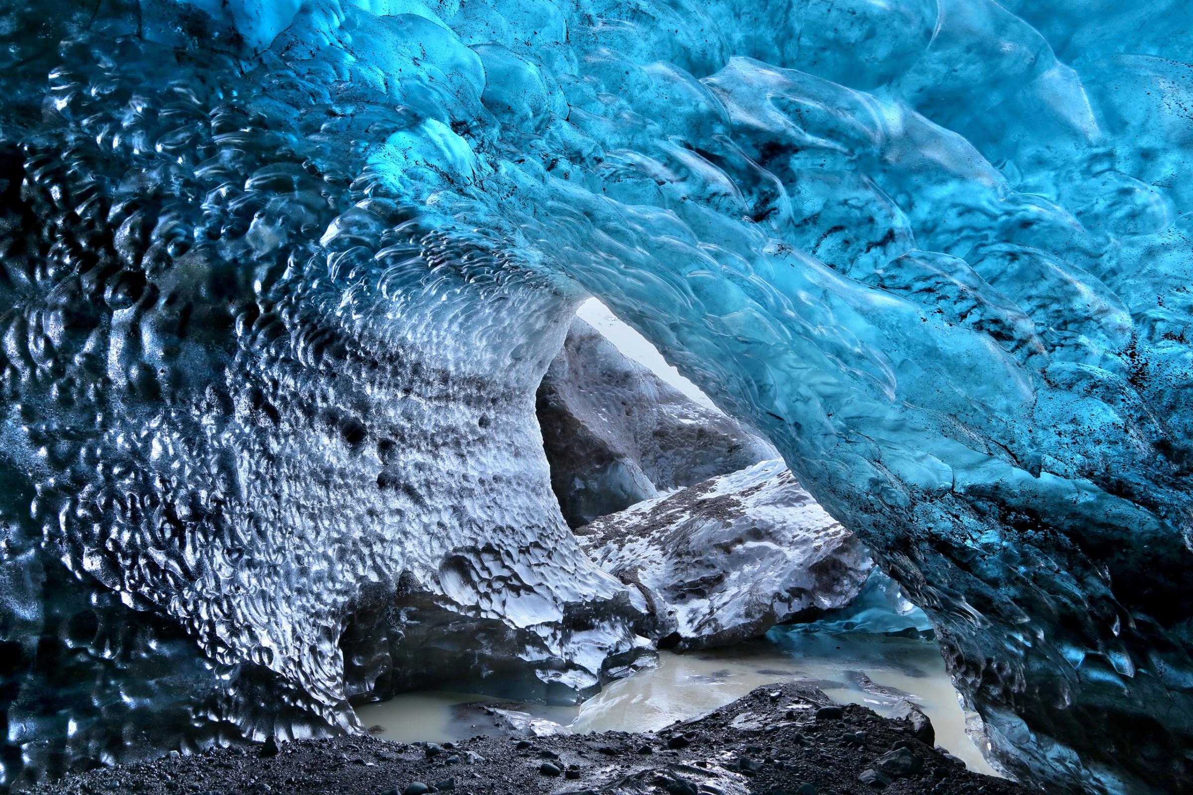 Svnafellsjkull glacier ice cave, Iceland