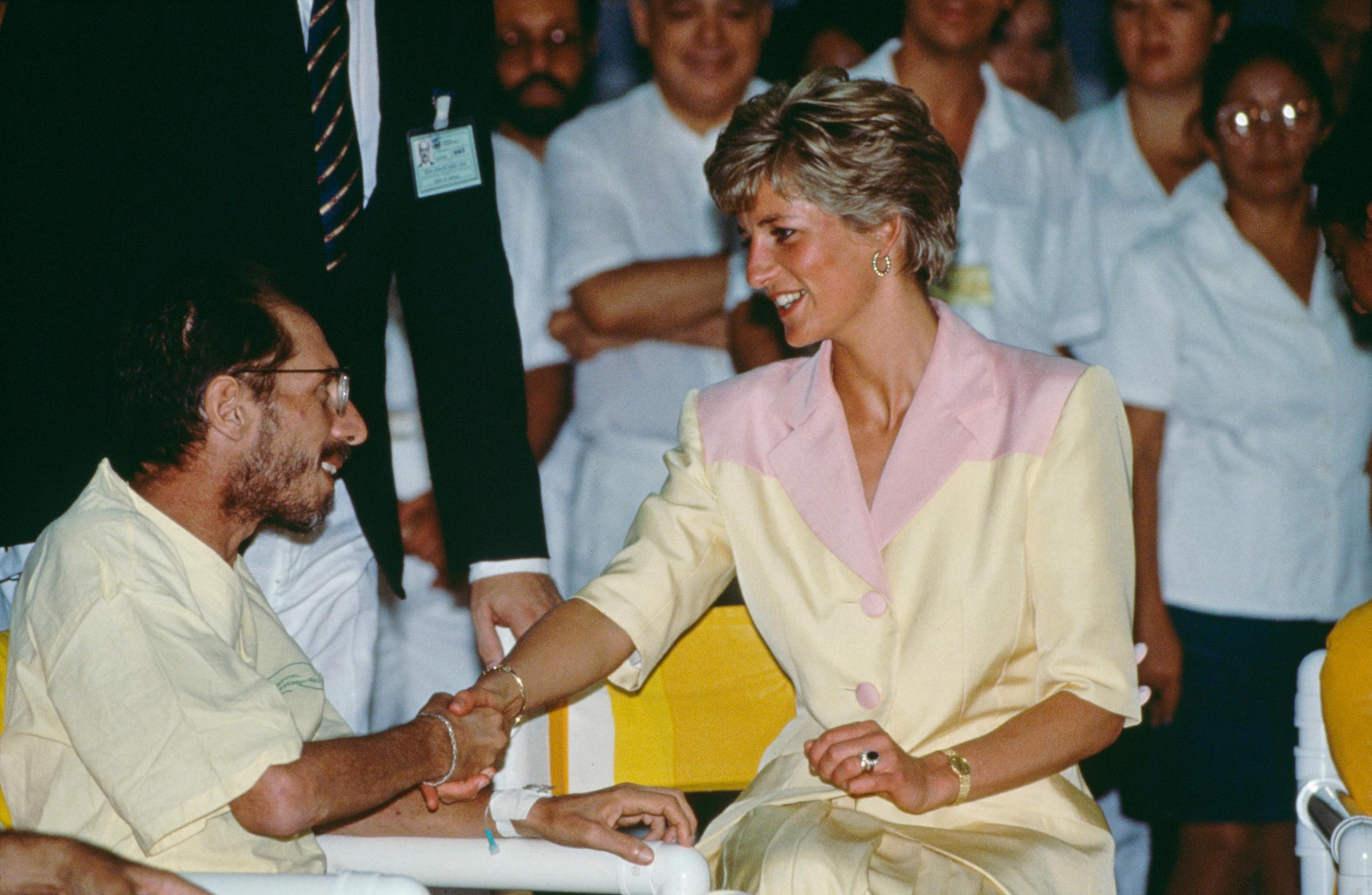 Diana Visits AIDS Patients