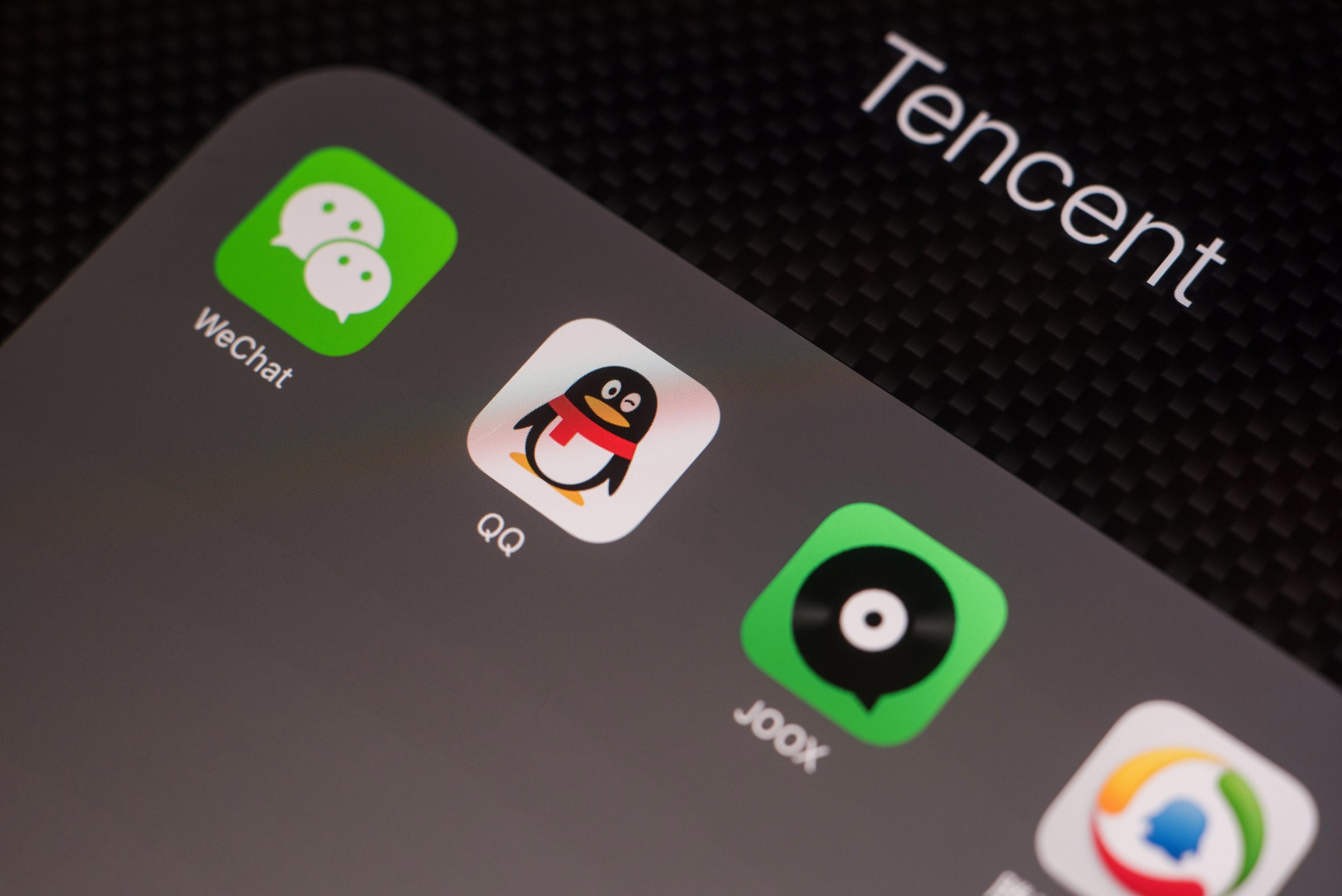 General Images of Tencent Holdings Ltd. Applications Ahead of Earnings Report